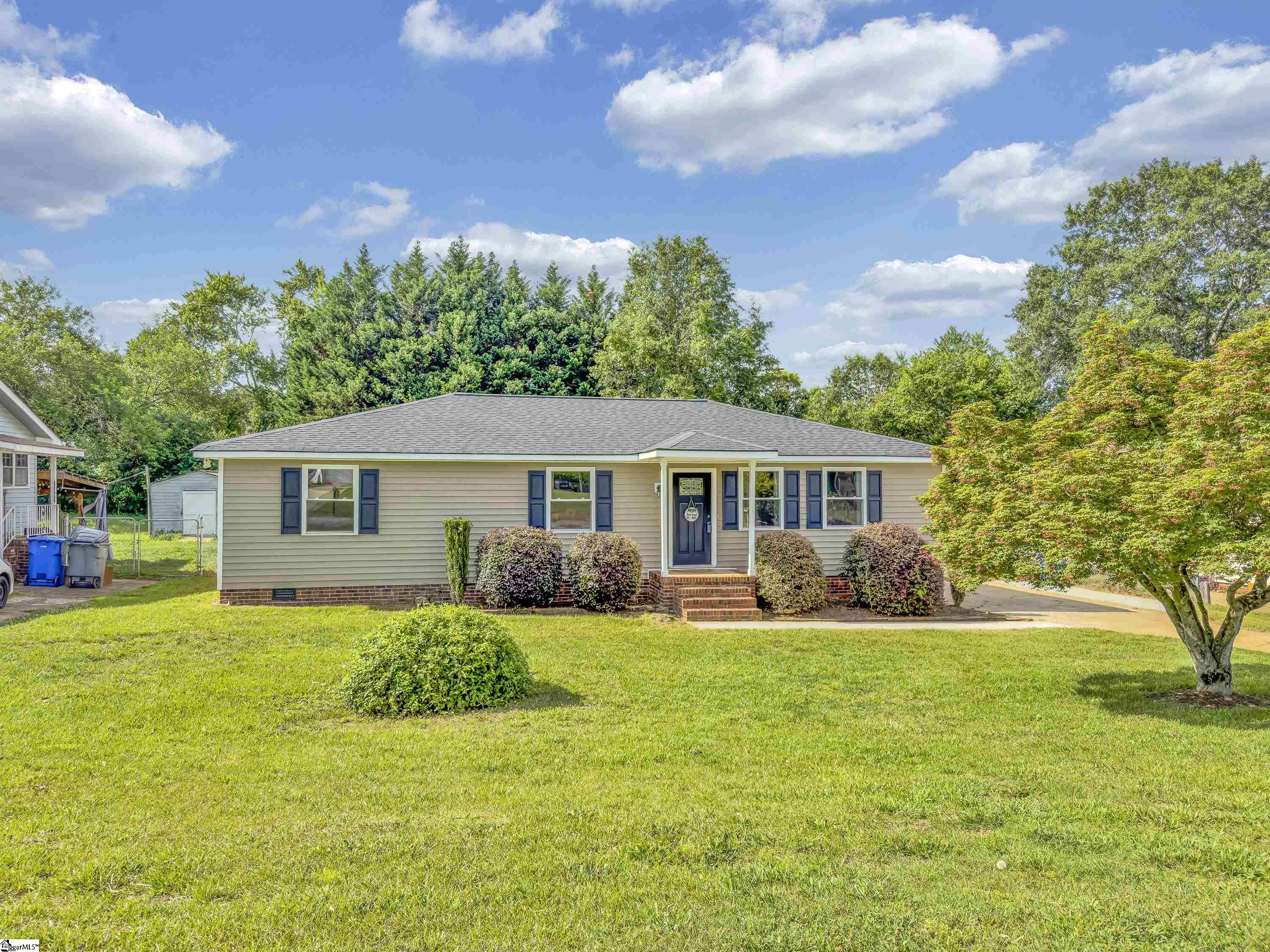 15 Childress Circle Greenville, SC 29617