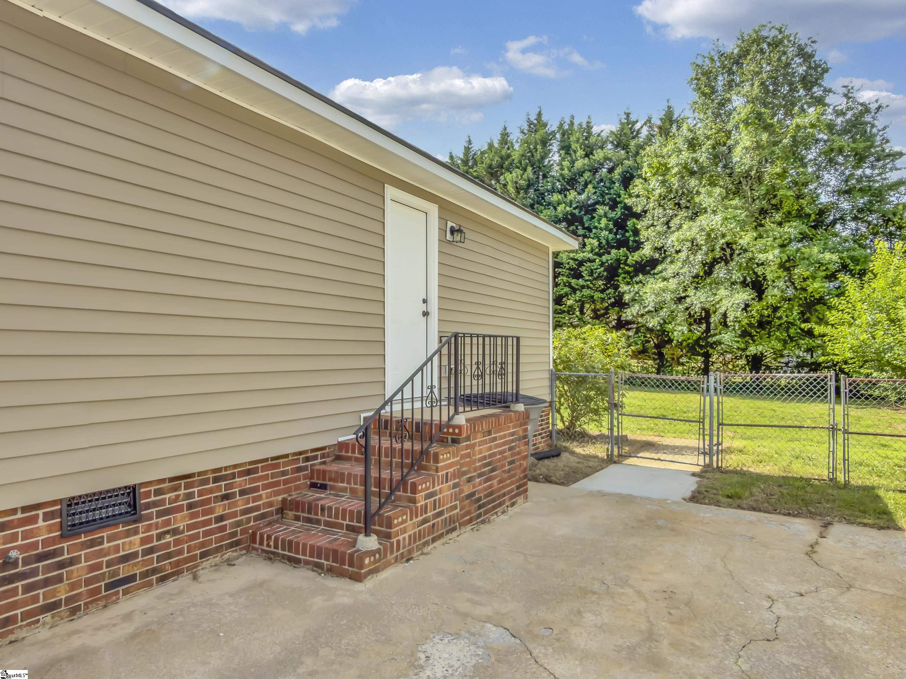 15 Childress Circle Greenville, SC 29617
