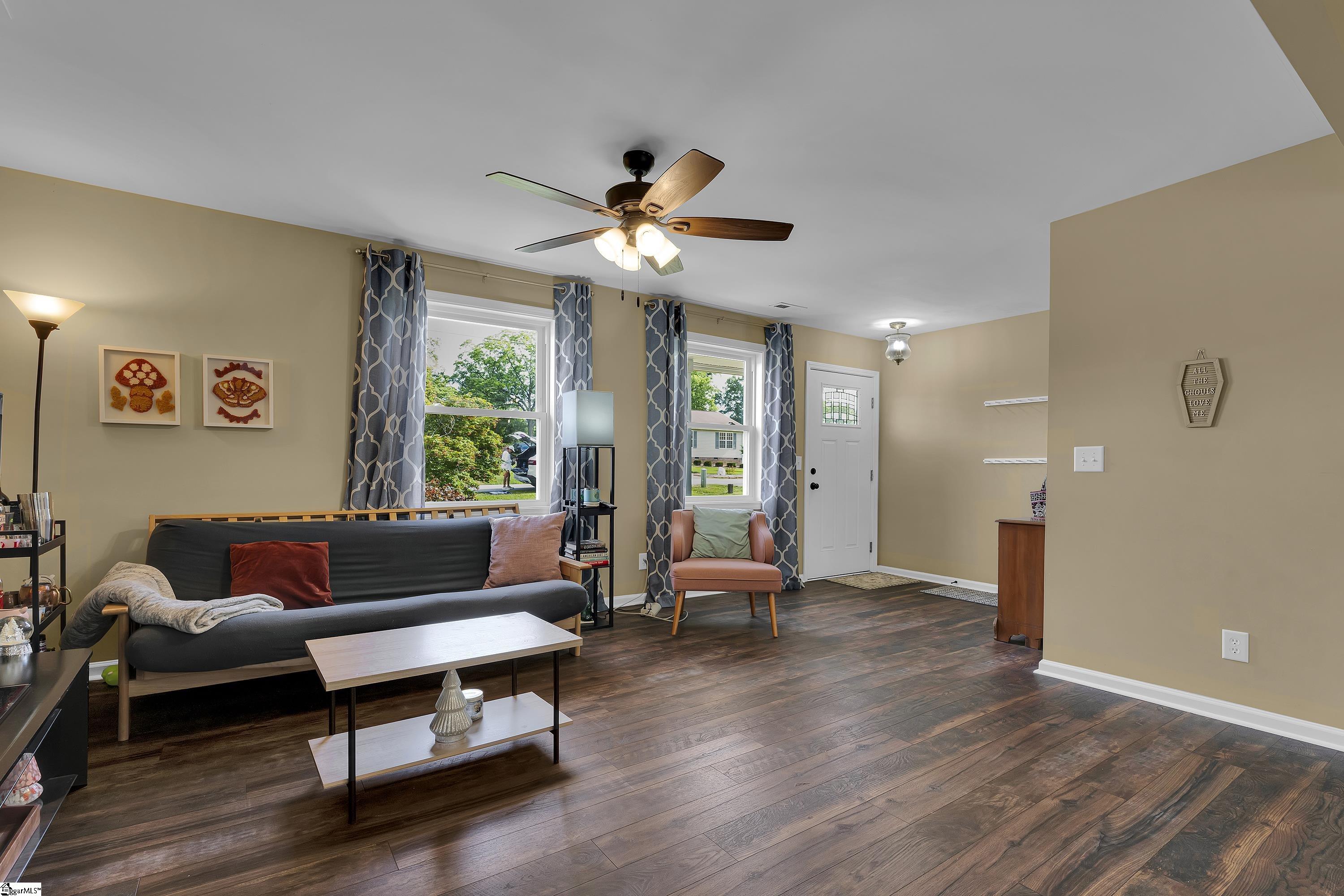 15 Childress Circle Greenville, SC 29617
