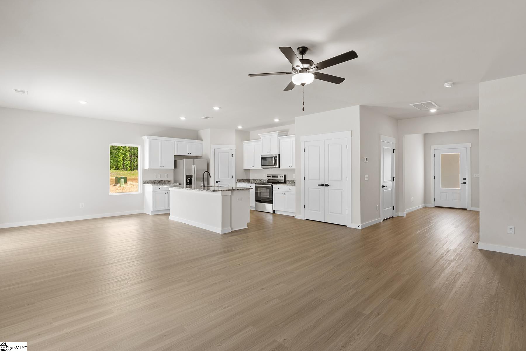 1470 Crested Iris Street Moore, SC 29369
