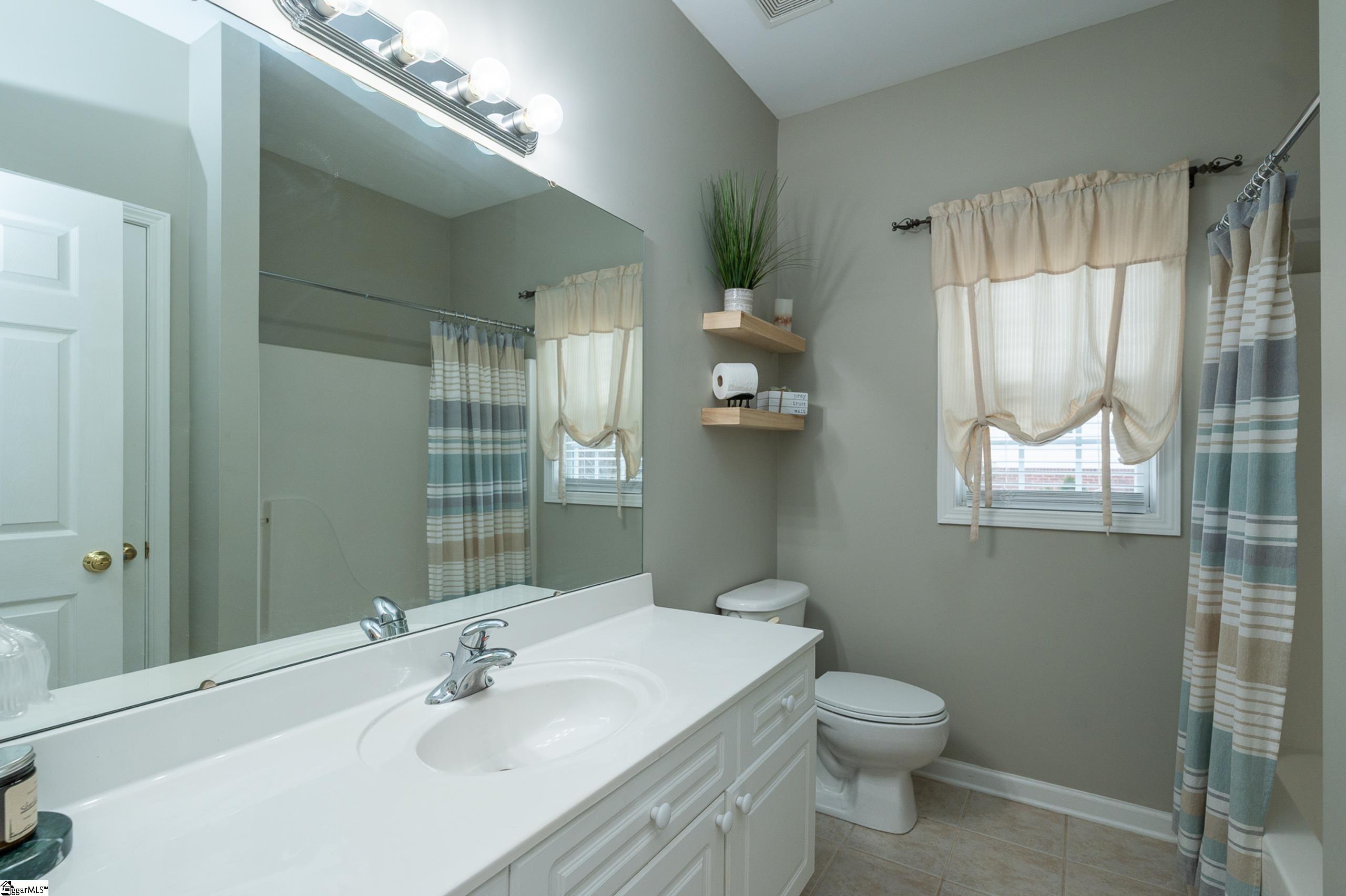 802 Worchester Place Simpsonville, SC 29680