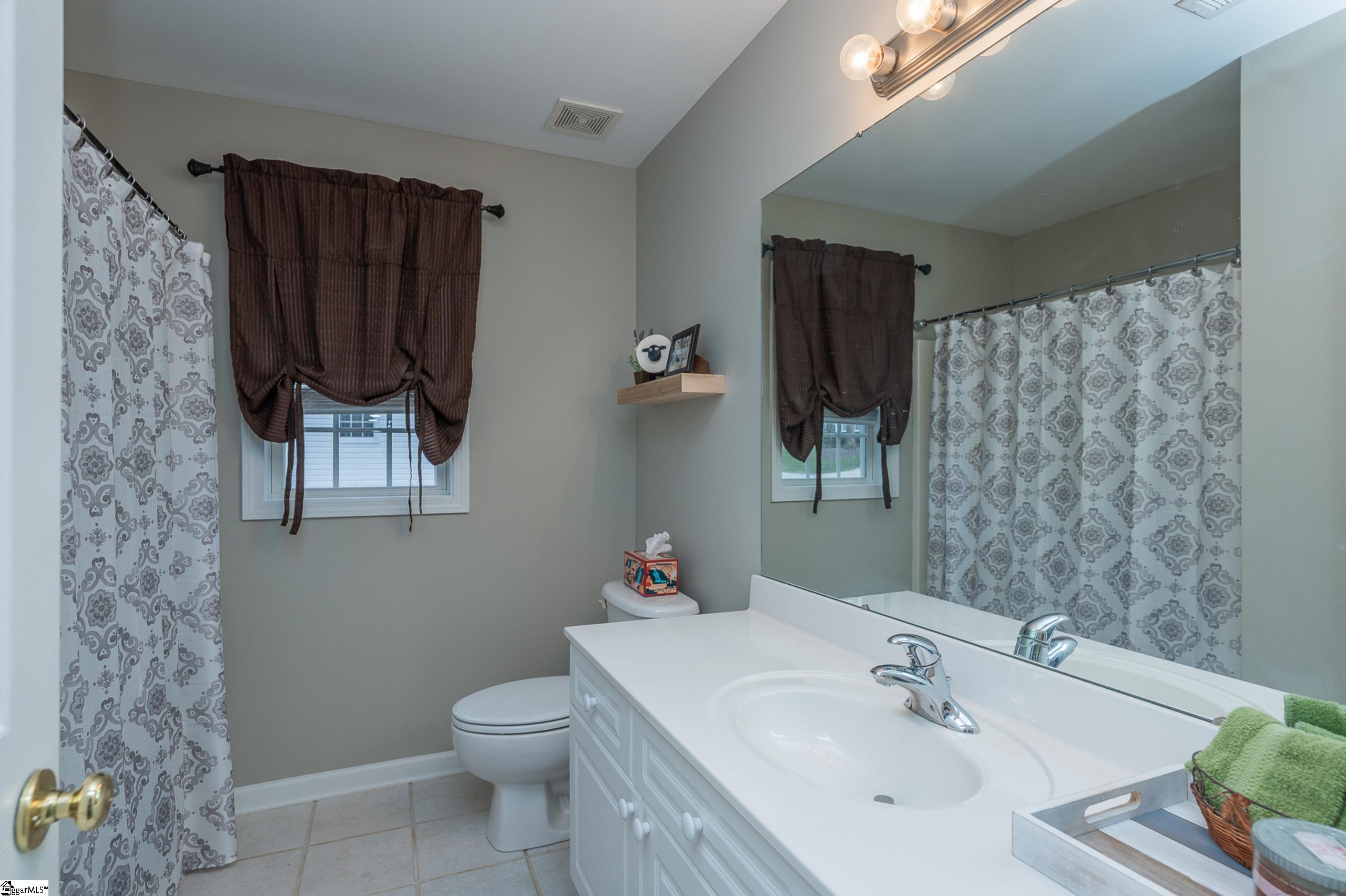 802 Worchester Place Simpsonville, SC 29680