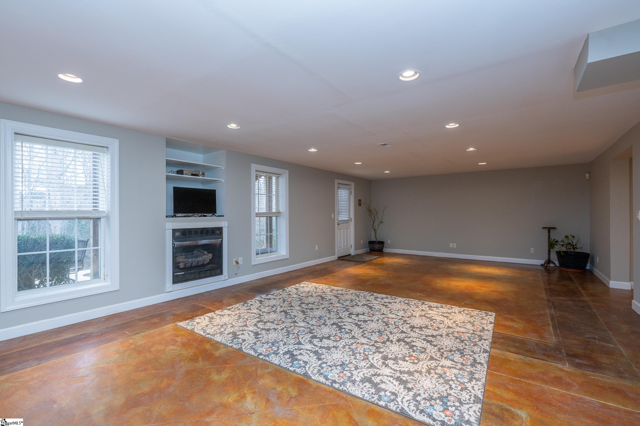 802 Worchester Place Simpsonville, SC 29680