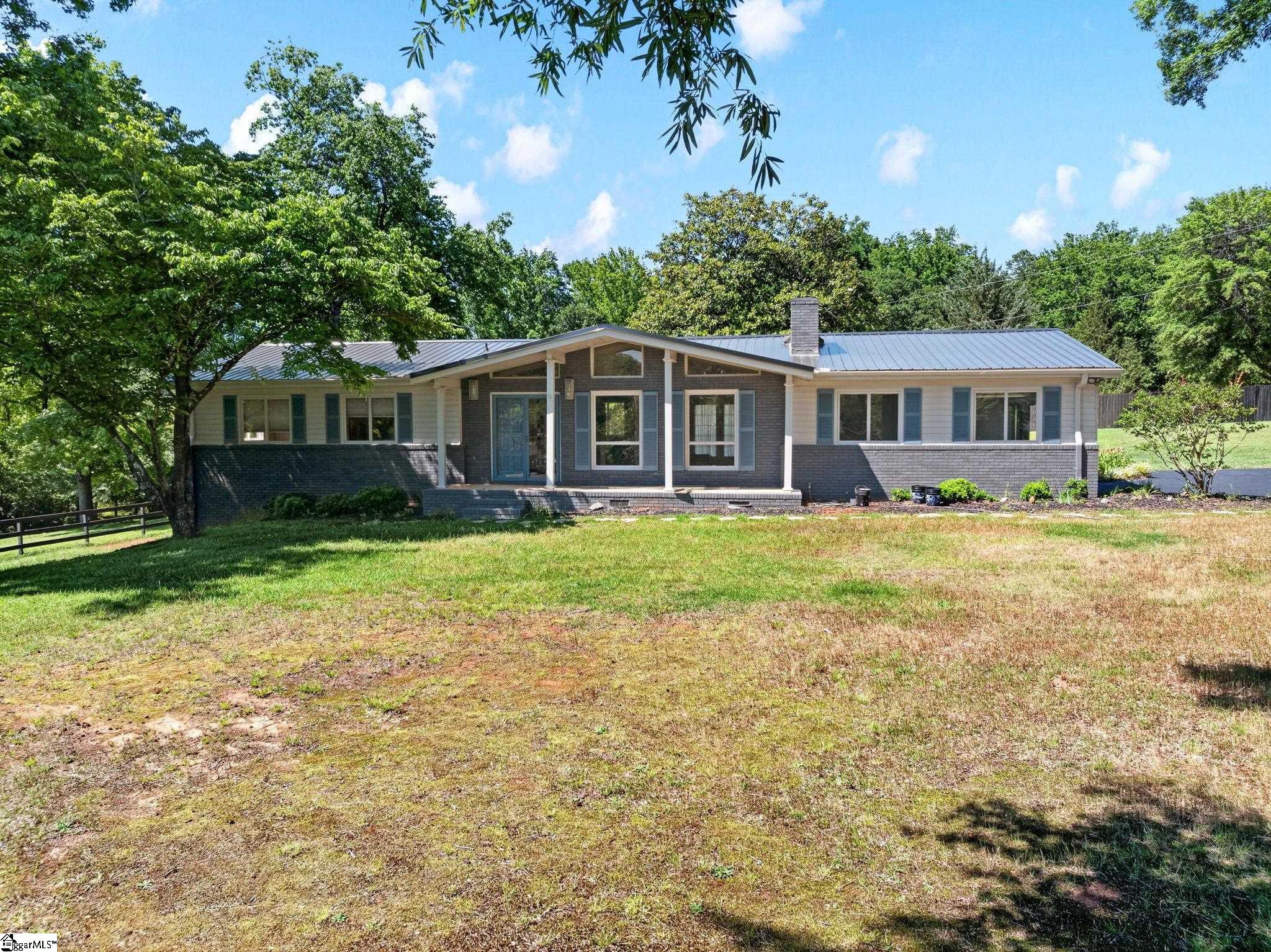 1064 Knollwood Acres Drive Boiling Springs, SC 29316