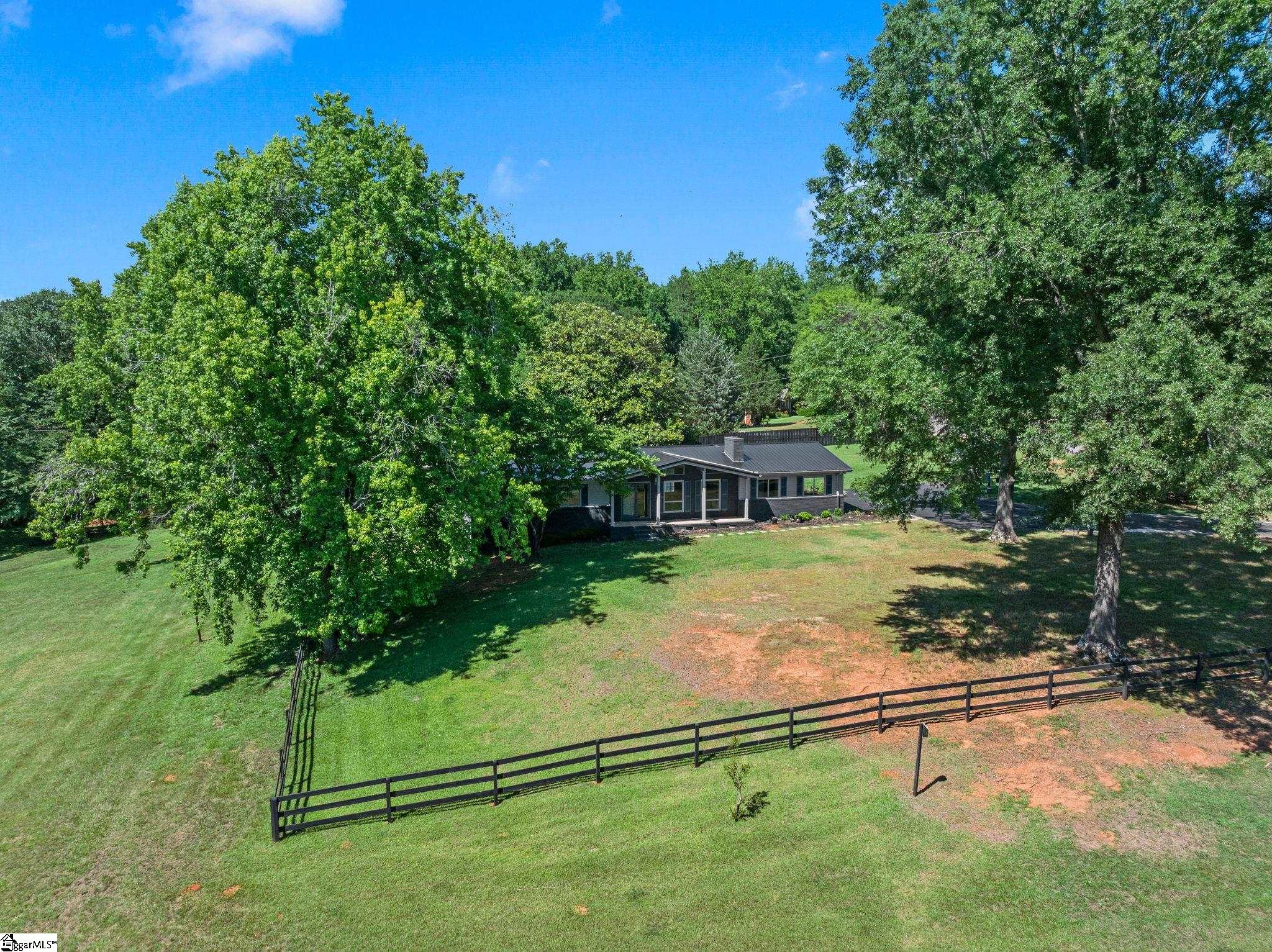 1064 Knollwood Acres Drive Boiling Springs, SC 29316