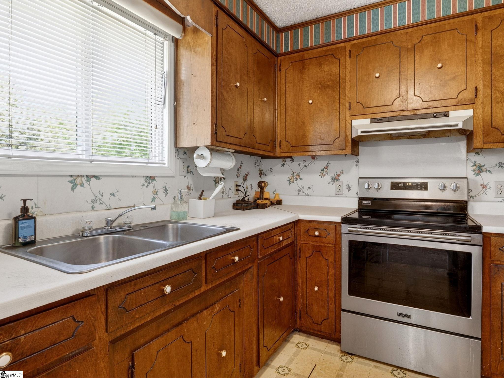 1064 Knollwood Acres Drive Boiling Springs, SC 29316