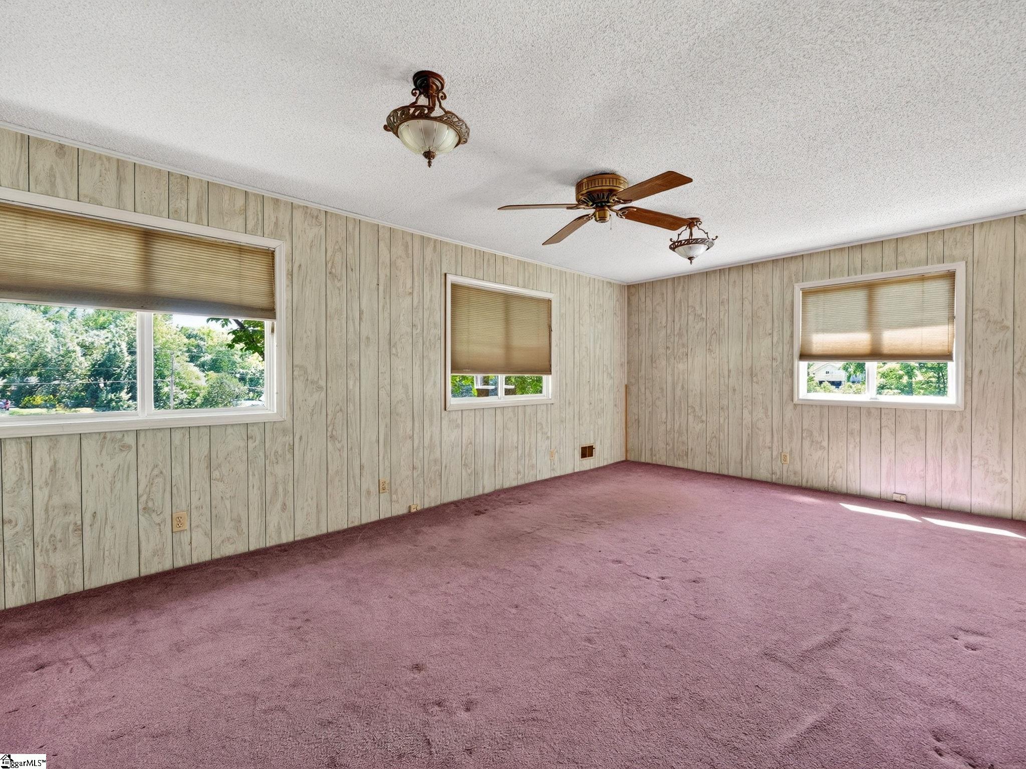 1064 Knollwood Acres Drive Boiling Springs, SC 29316