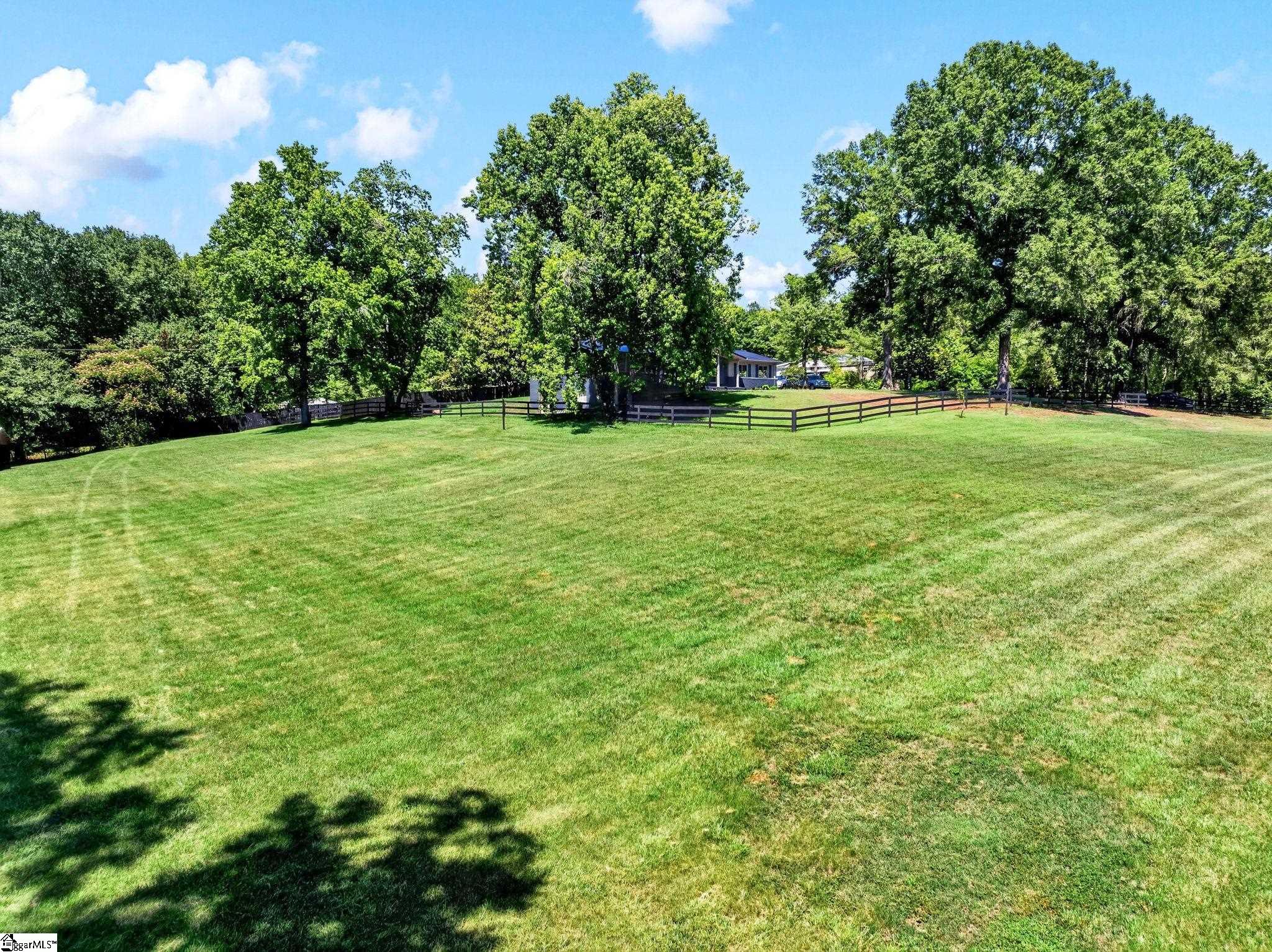 1064 Knollwood Acres Drive Boiling Springs, SC 29316