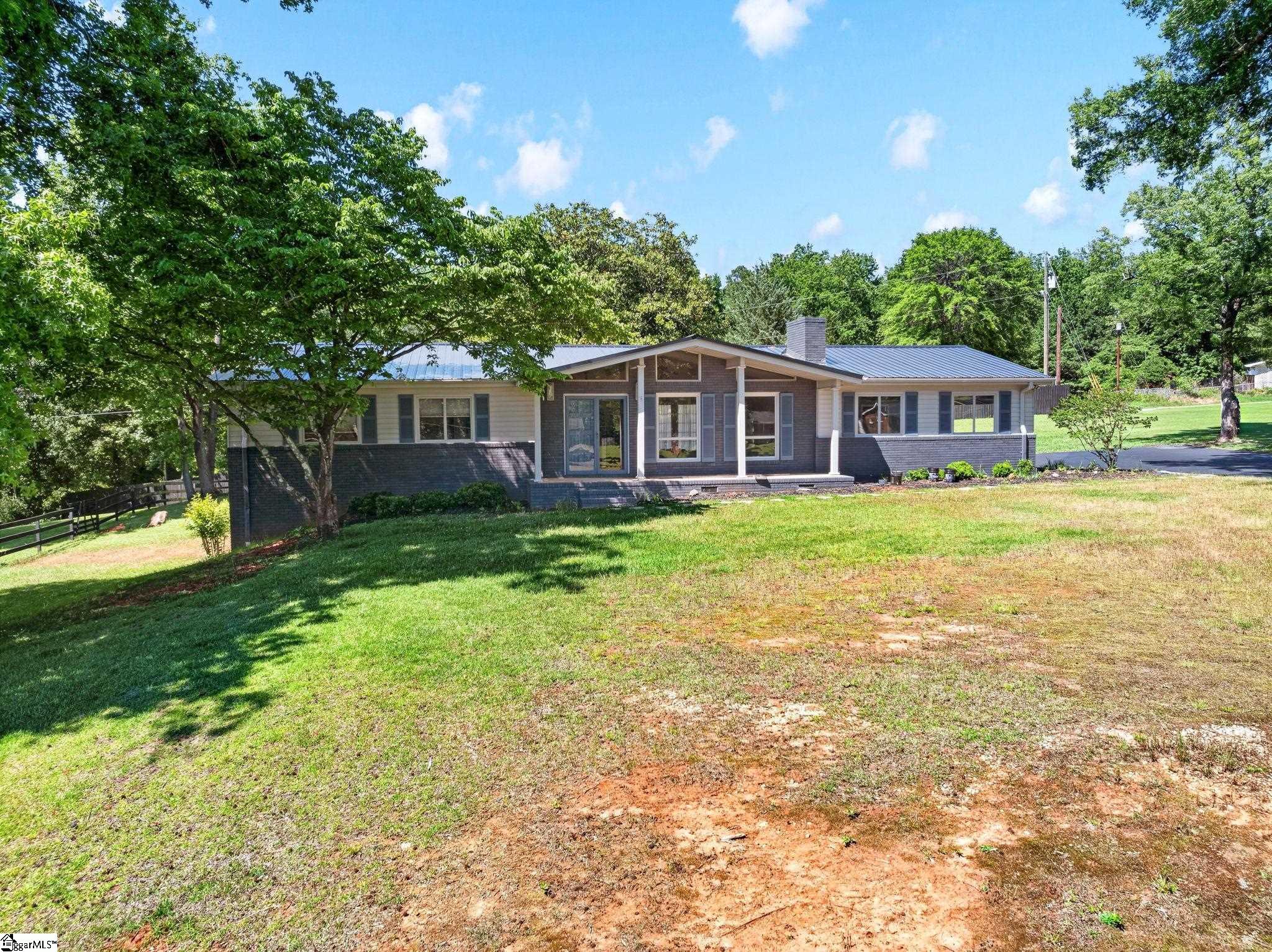 1064 Knollwood Acres Drive Boiling Springs, SC 29316
