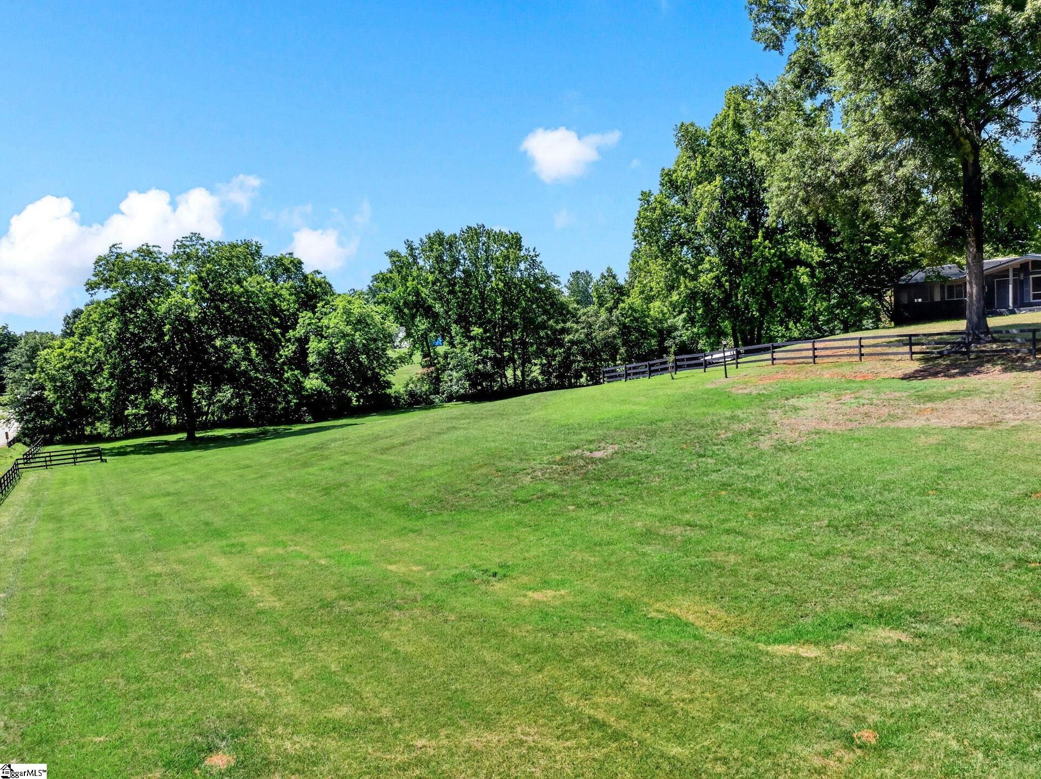 1064 Knollwood Acres Drive Boiling Springs, SC 29316