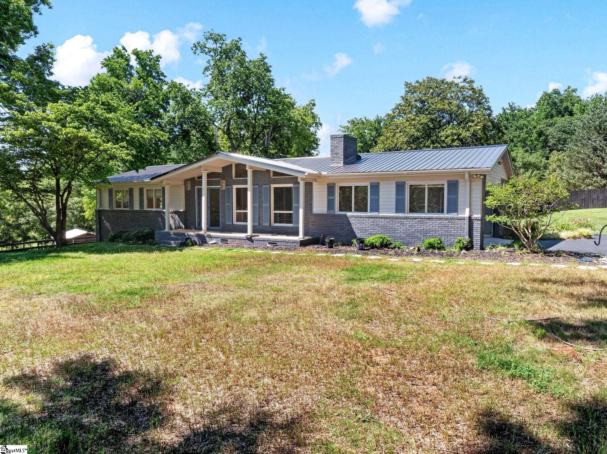 1064 Knollwood Acres Drive Boiling Springs, SC 29316