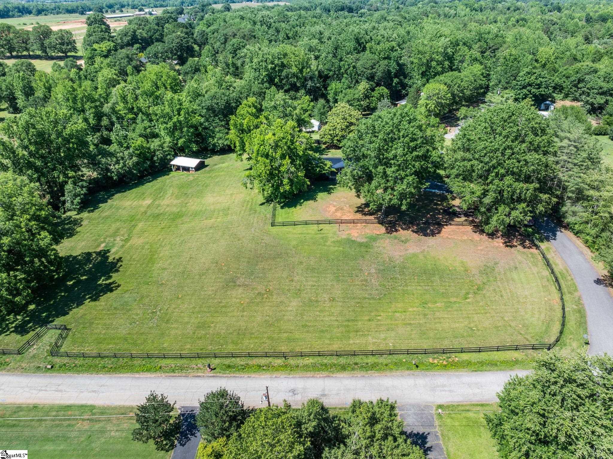 1064 Knollwood Acres Drive Boiling Springs, SC 29316