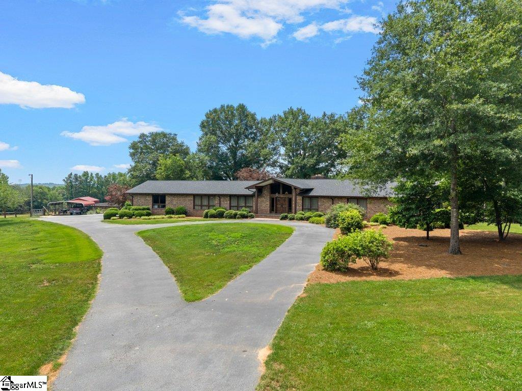 110 Racetrack Road Woodruff, SC 29388