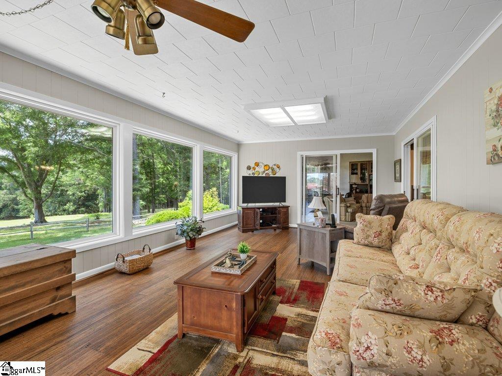 110 Racetrack Road Woodruff, SC 29388