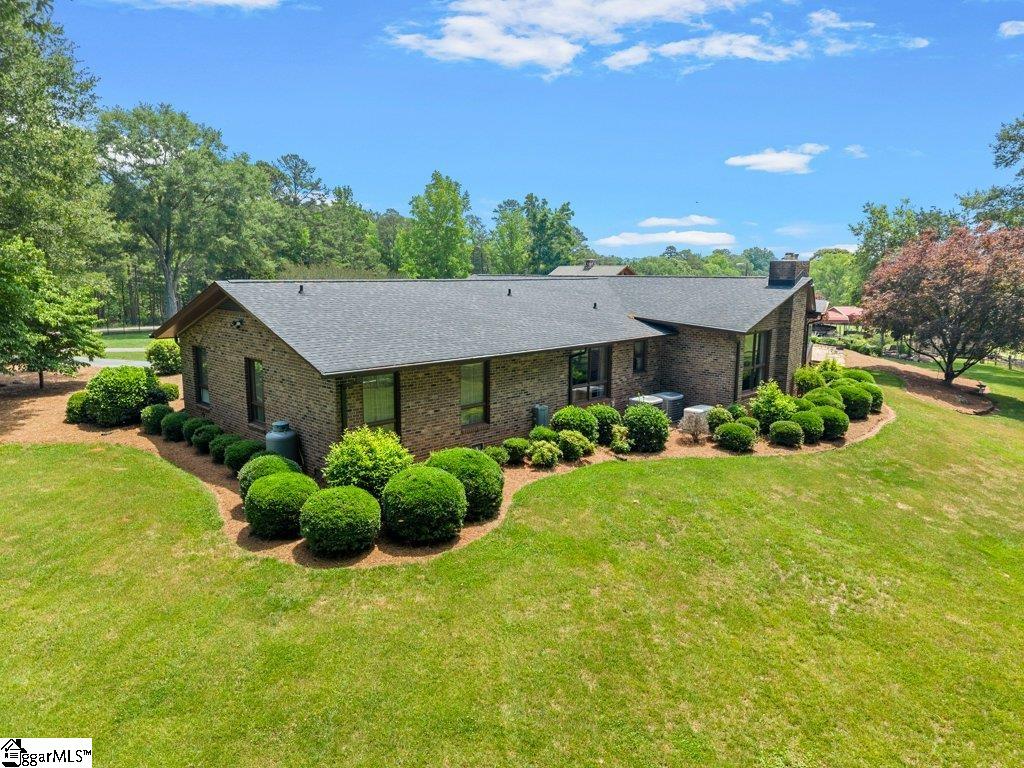 110 Racetrack Road Woodruff, SC 29388