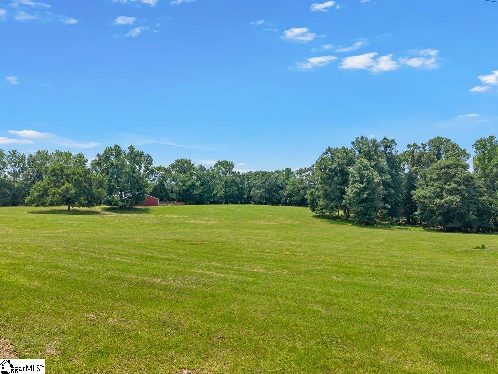 110 Racetrack Road Woodruff, SC 29388