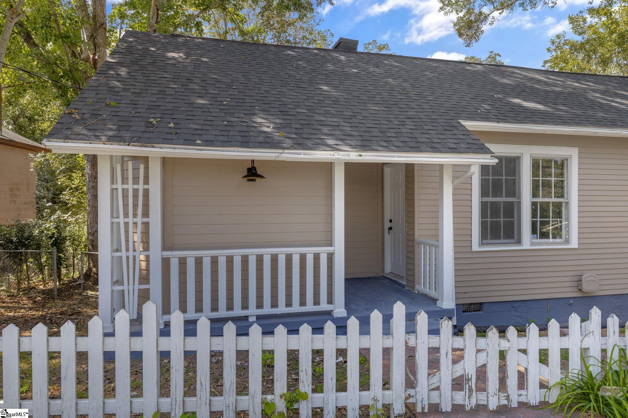 9 Hampton Street Ware Shoals, SC 29692