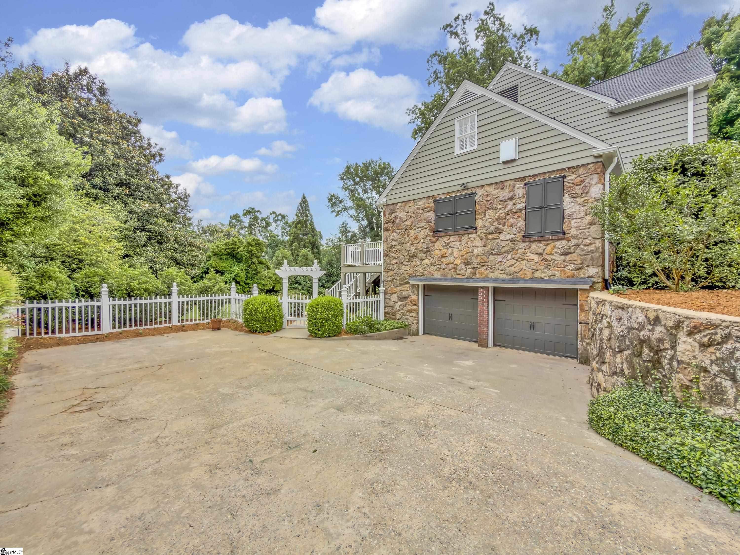 1730 N Main Street Greenville, SC 29609