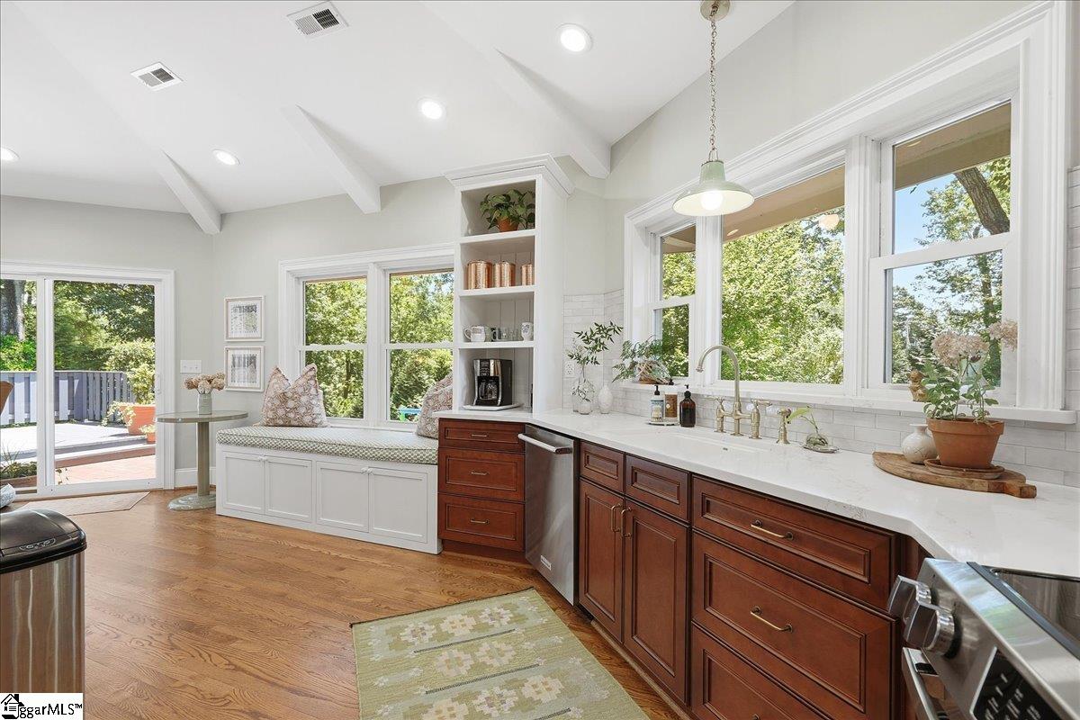 109 Trafalgar Road Greenville, SC 29617