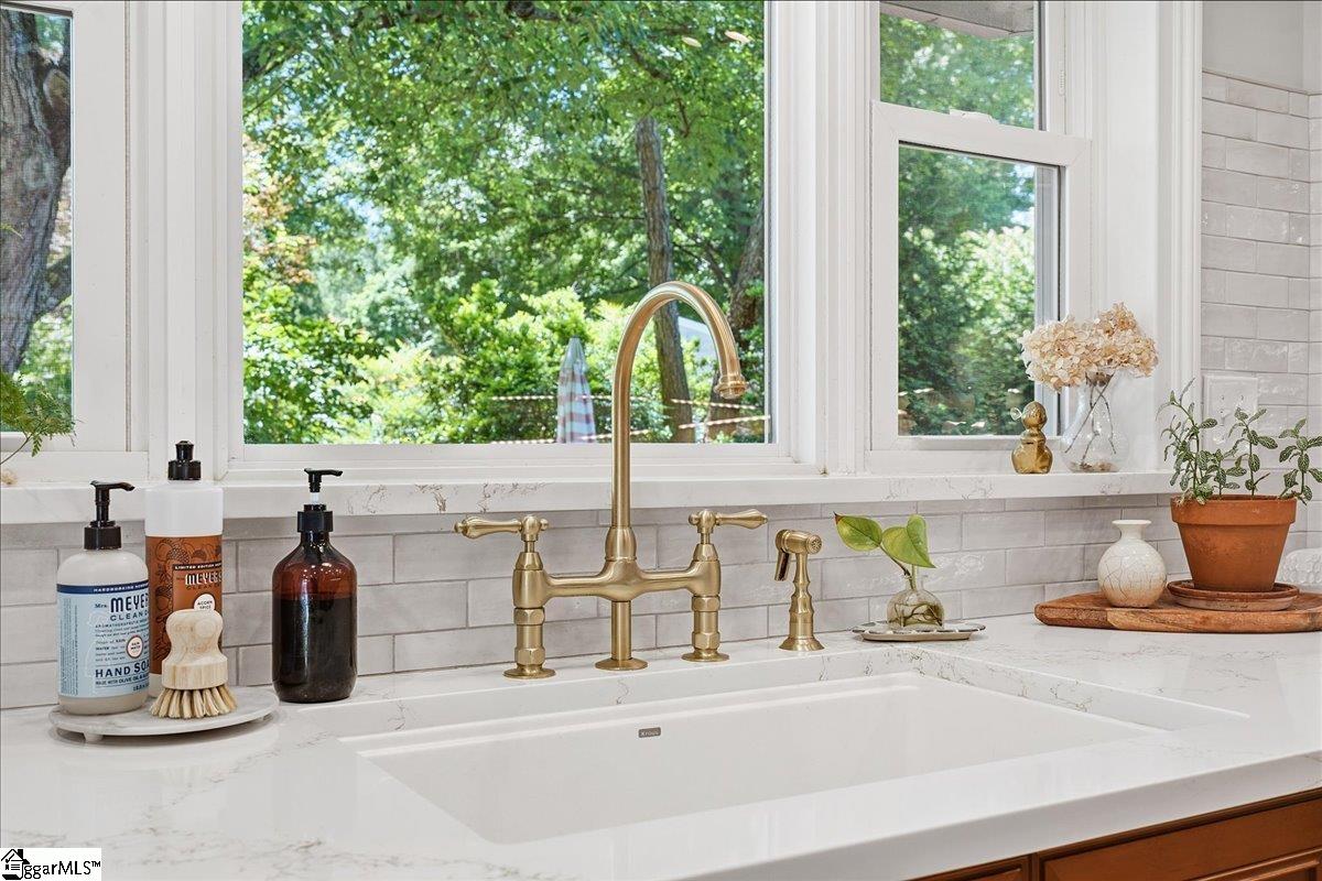 109 Trafalgar Road Greenville, SC 29617