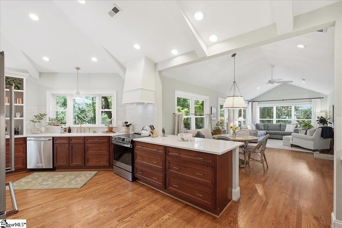 109 Trafalgar Road Greenville, SC 29617