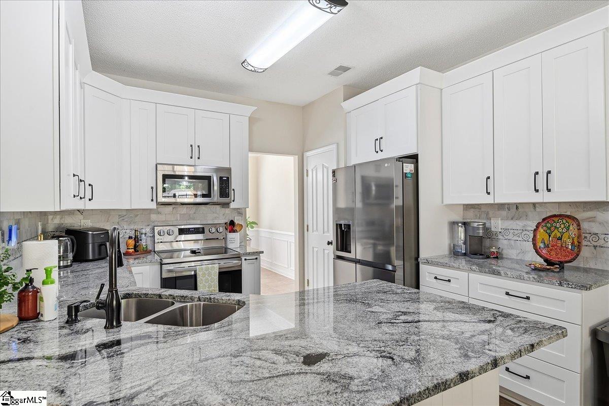 696 Timber Walk Drive Simpsonville, SC 29681