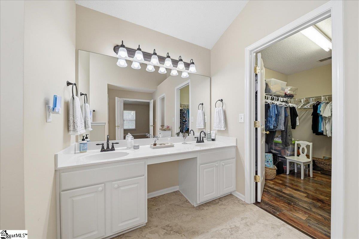 696 Timber Walk Drive Simpsonville, SC 29681