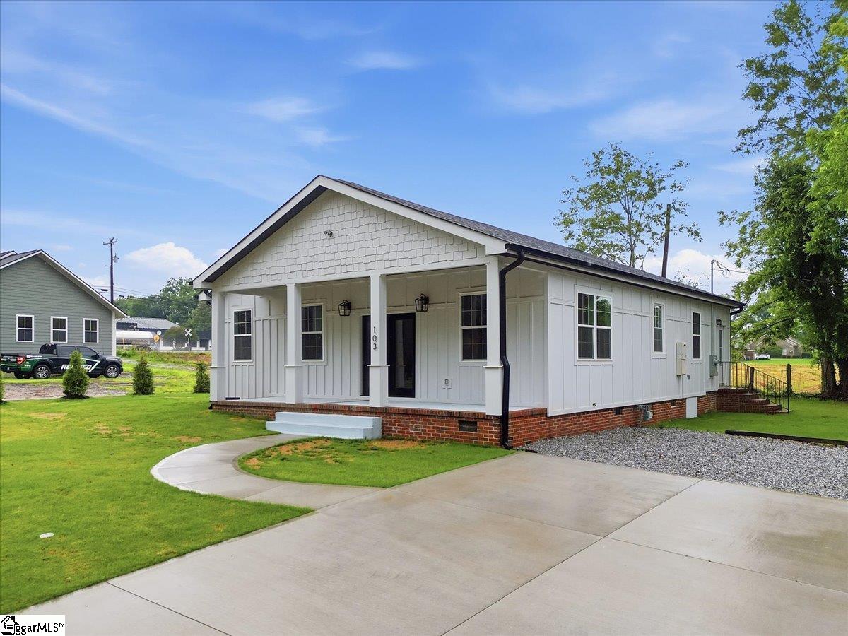 103 Perry Avenue Simpsonville, SC 29681