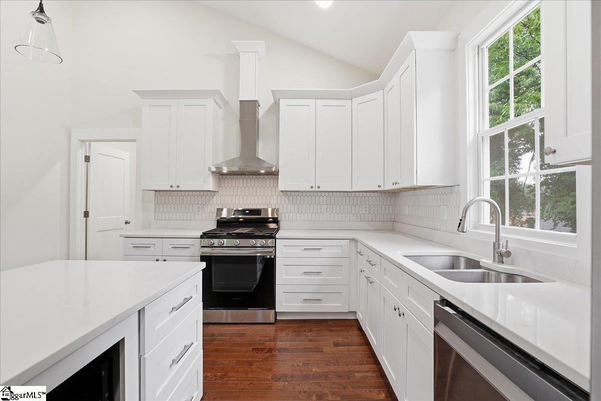 103 Perry Avenue Simpsonville, SC 29681