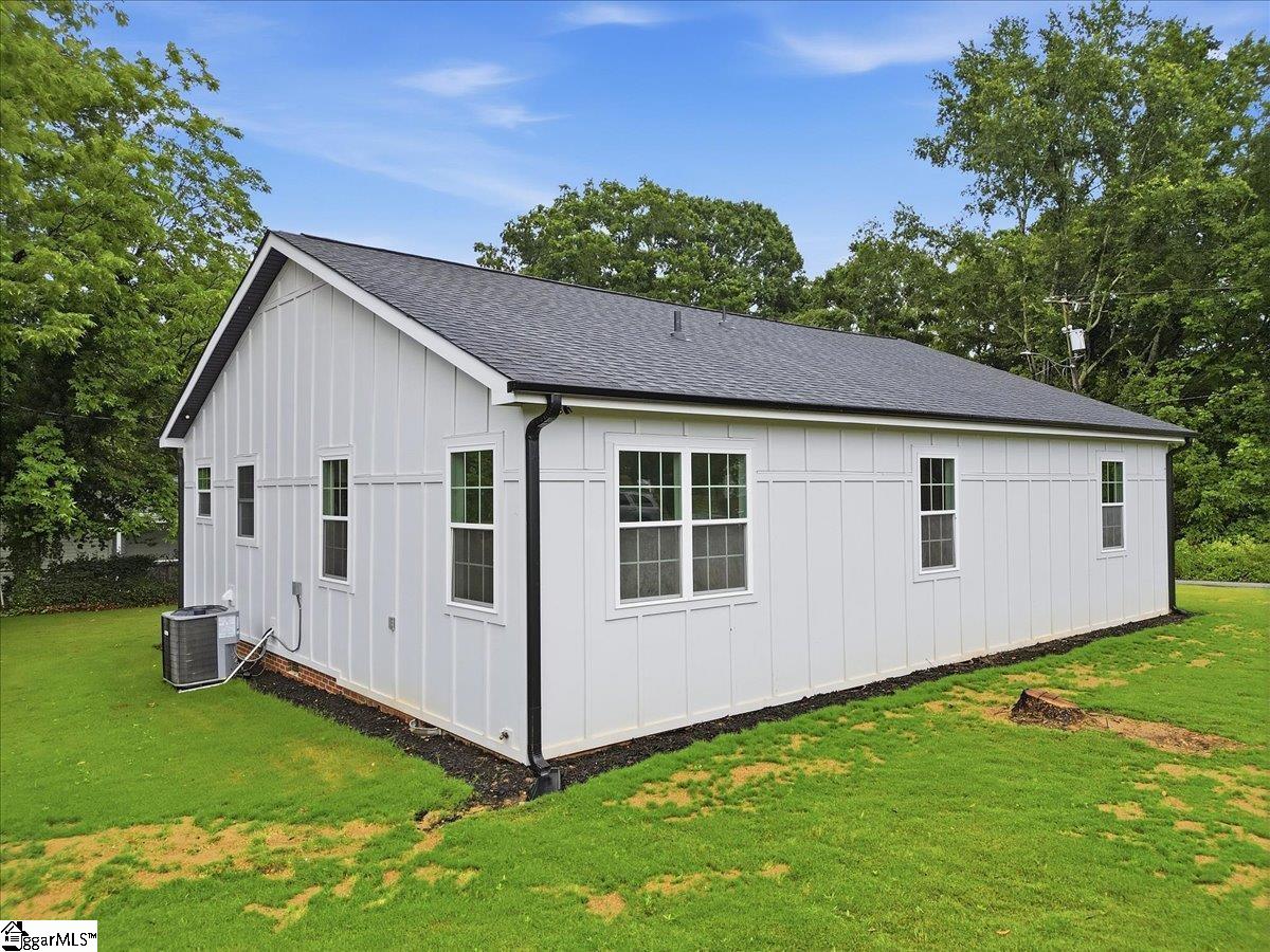 103 Perry Avenue Simpsonville, SC 29681