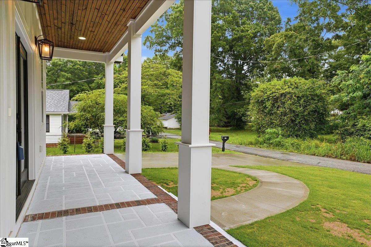 103 Perry Avenue Simpsonville, SC 29681