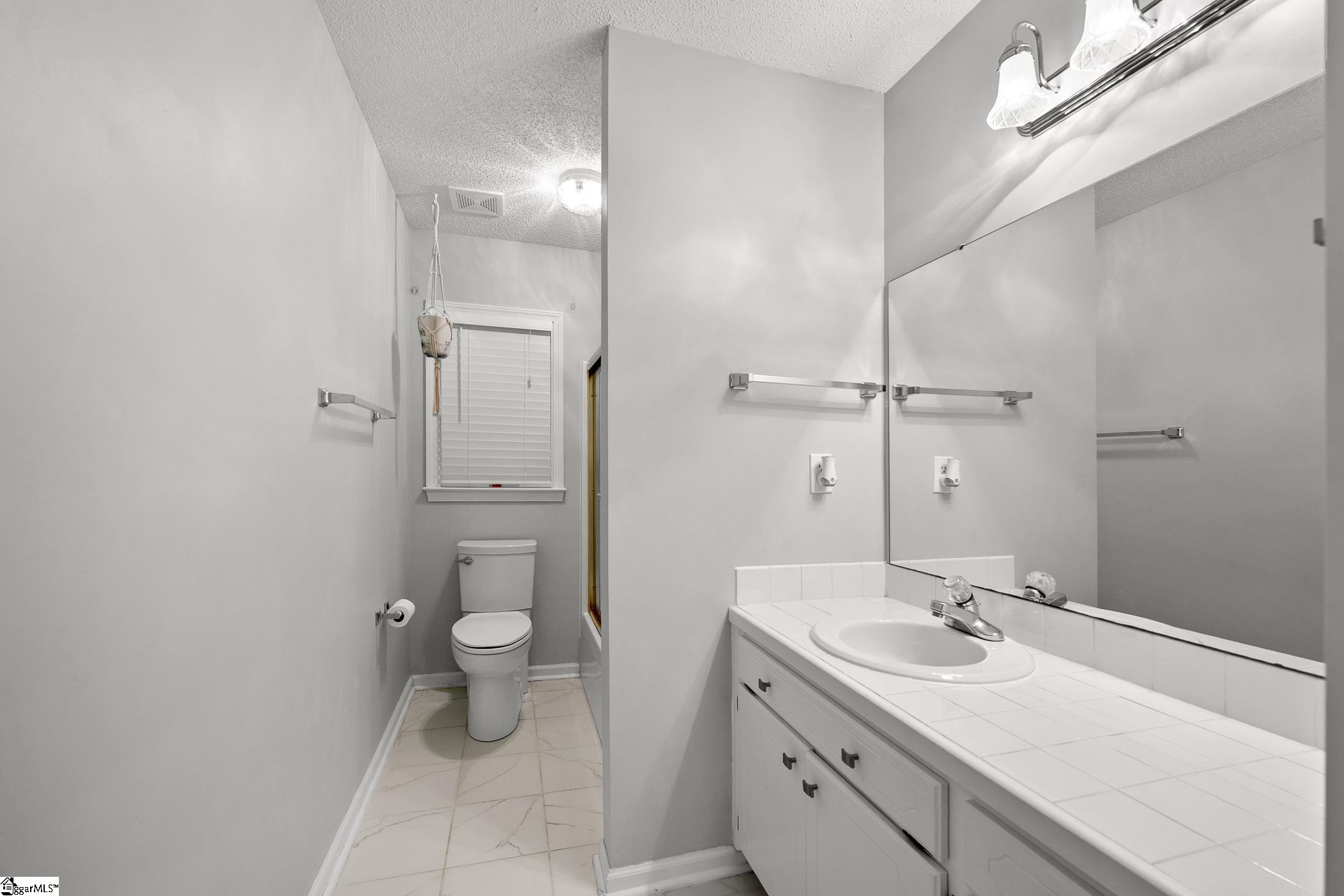 11 Heathfield Court Simpsonville, SC 29681