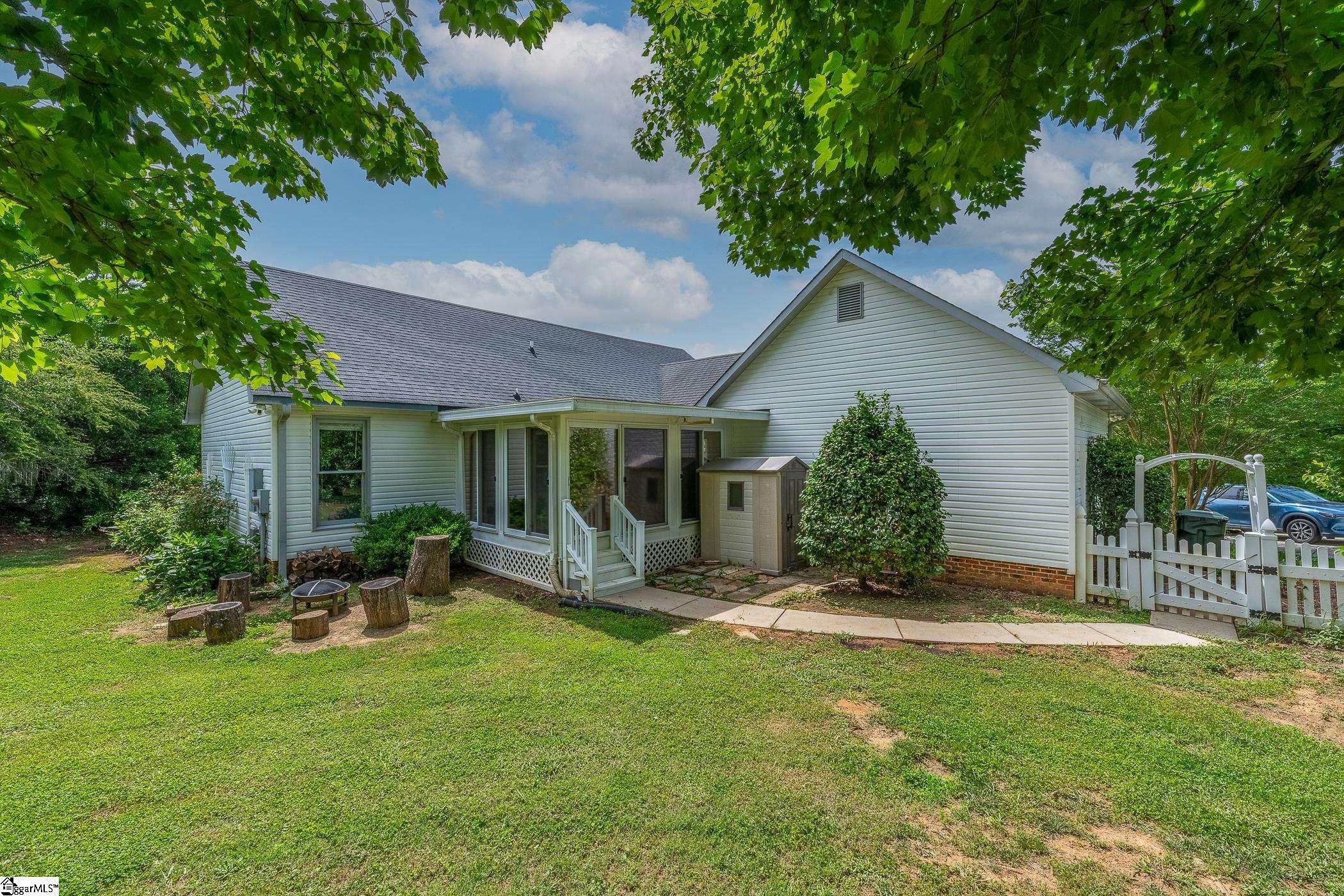 11 Heathfield Court Simpsonville, SC 29681