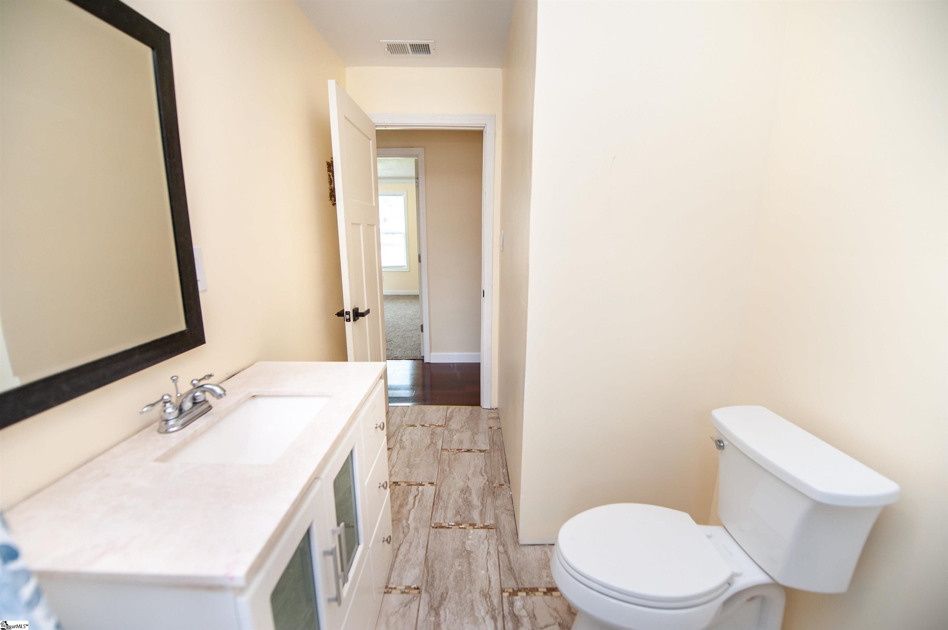 548 Honeysuckle Road Spartanburg, SC 29303