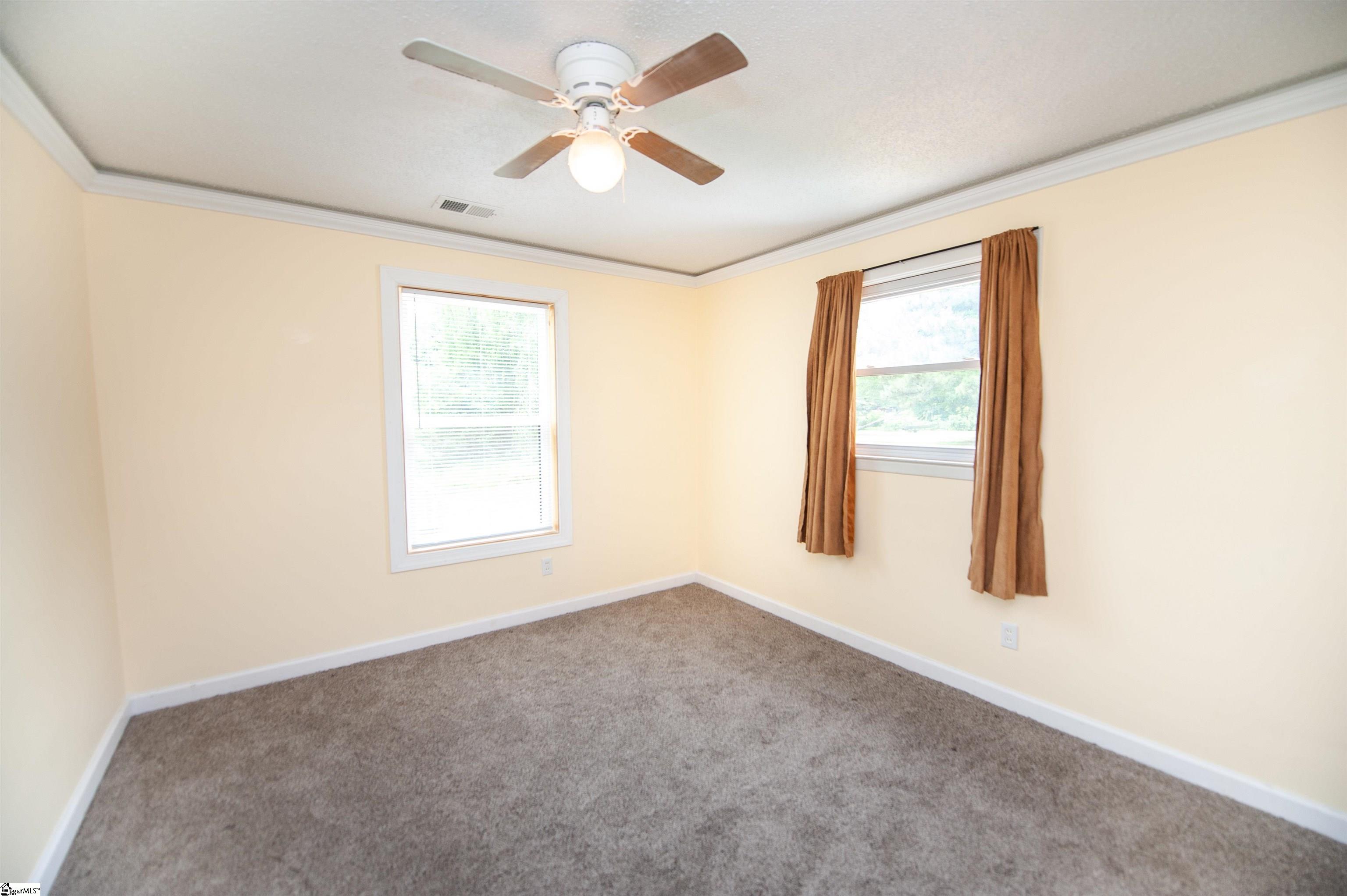 548 Honeysuckle Road Spartanburg, SC 29303