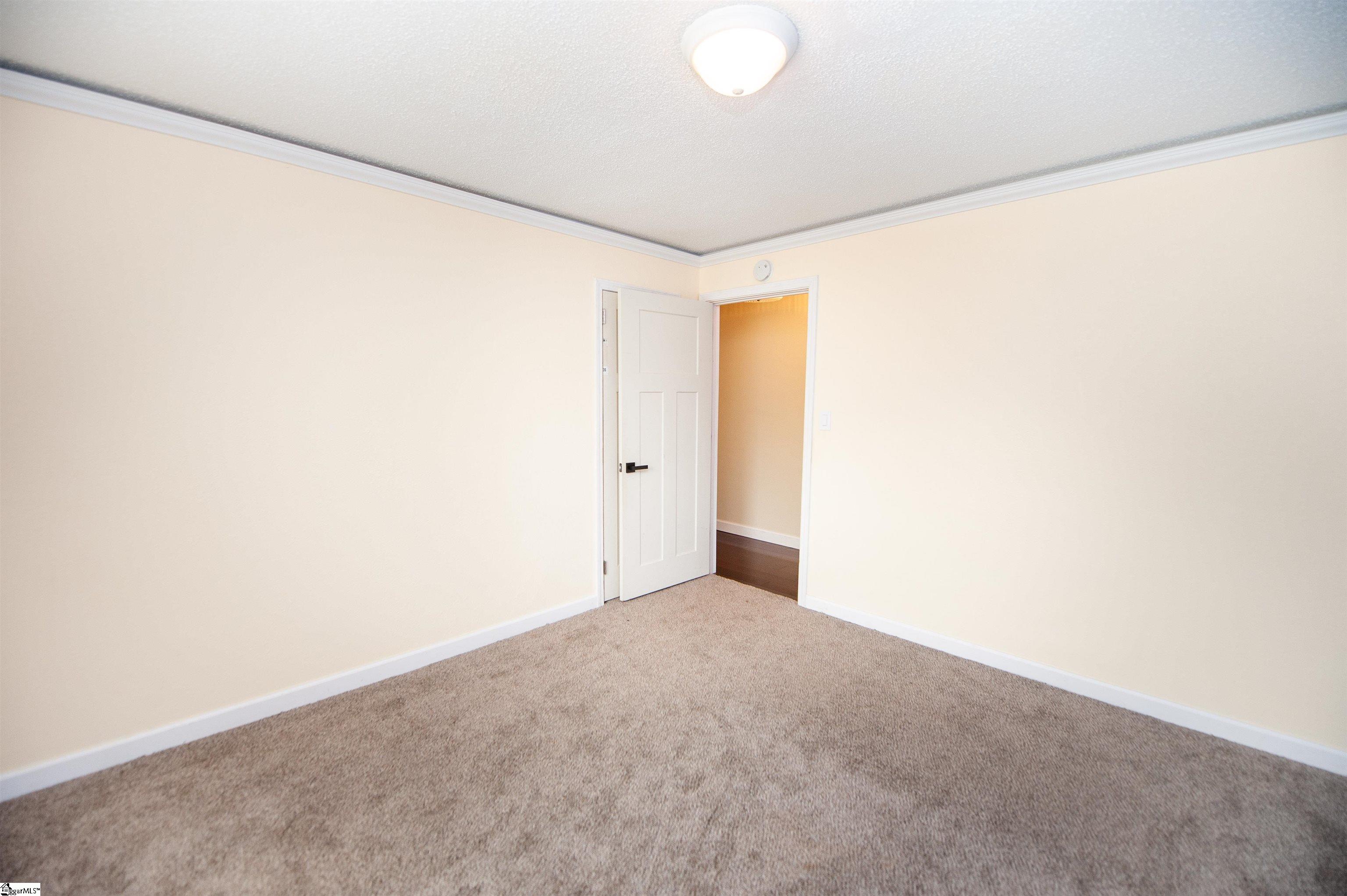 548 Honeysuckle Road Spartanburg, SC 29303