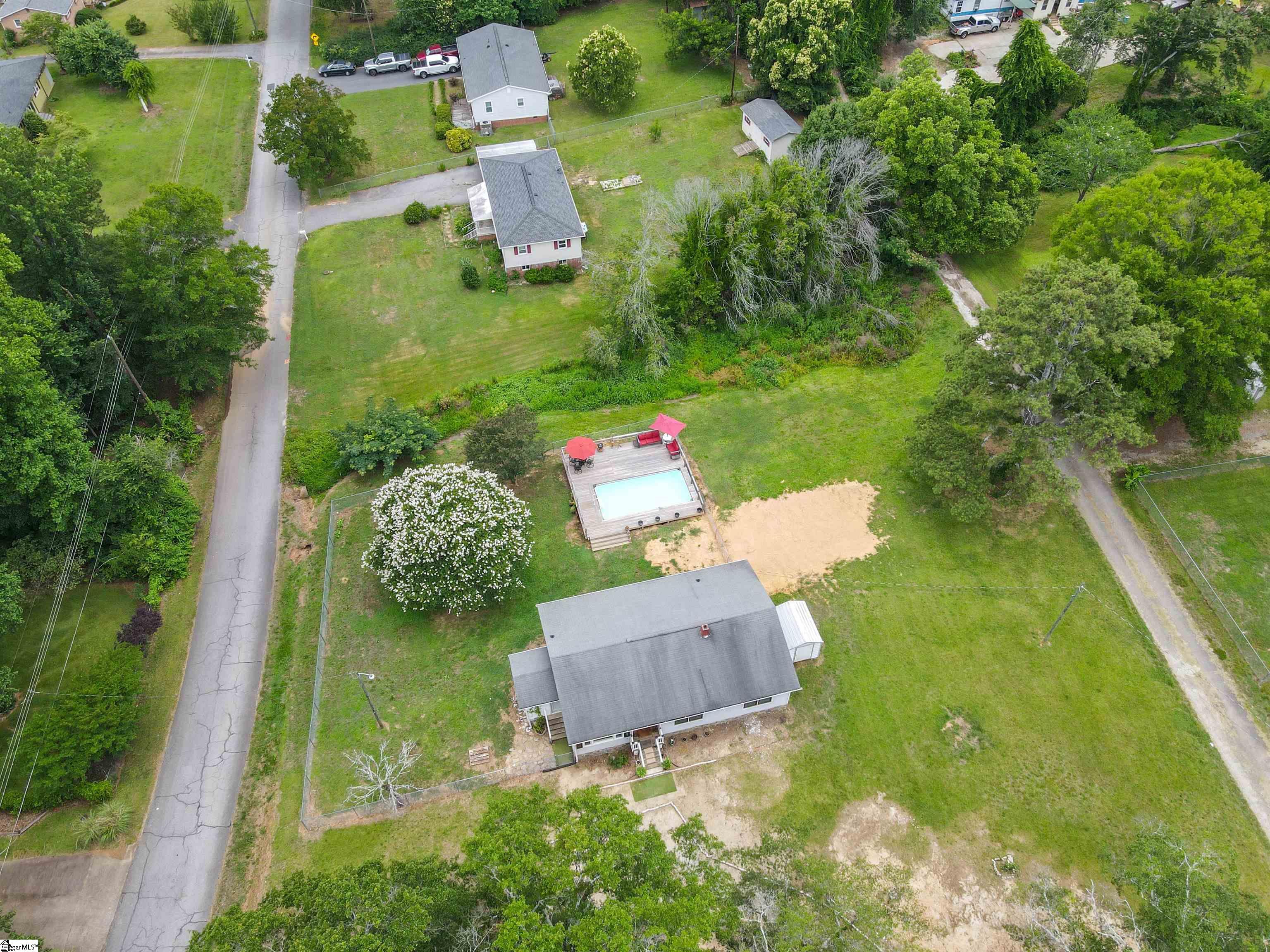548 Honeysuckle Road Spartanburg, SC 29303
