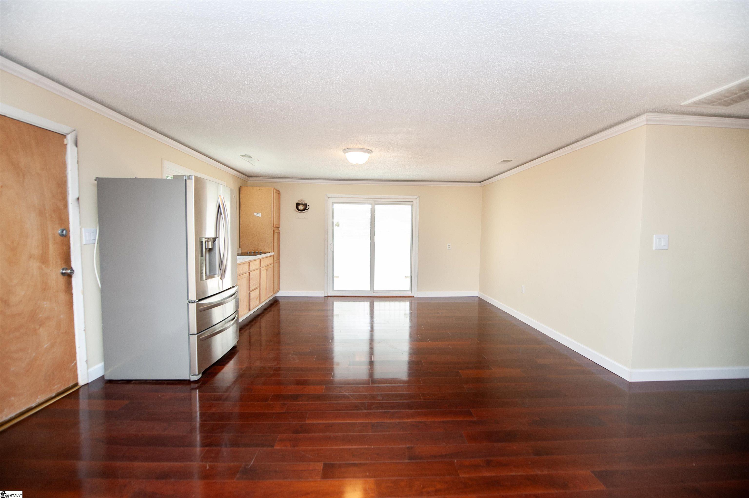 548 Honeysuckle Road Spartanburg, SC 29303