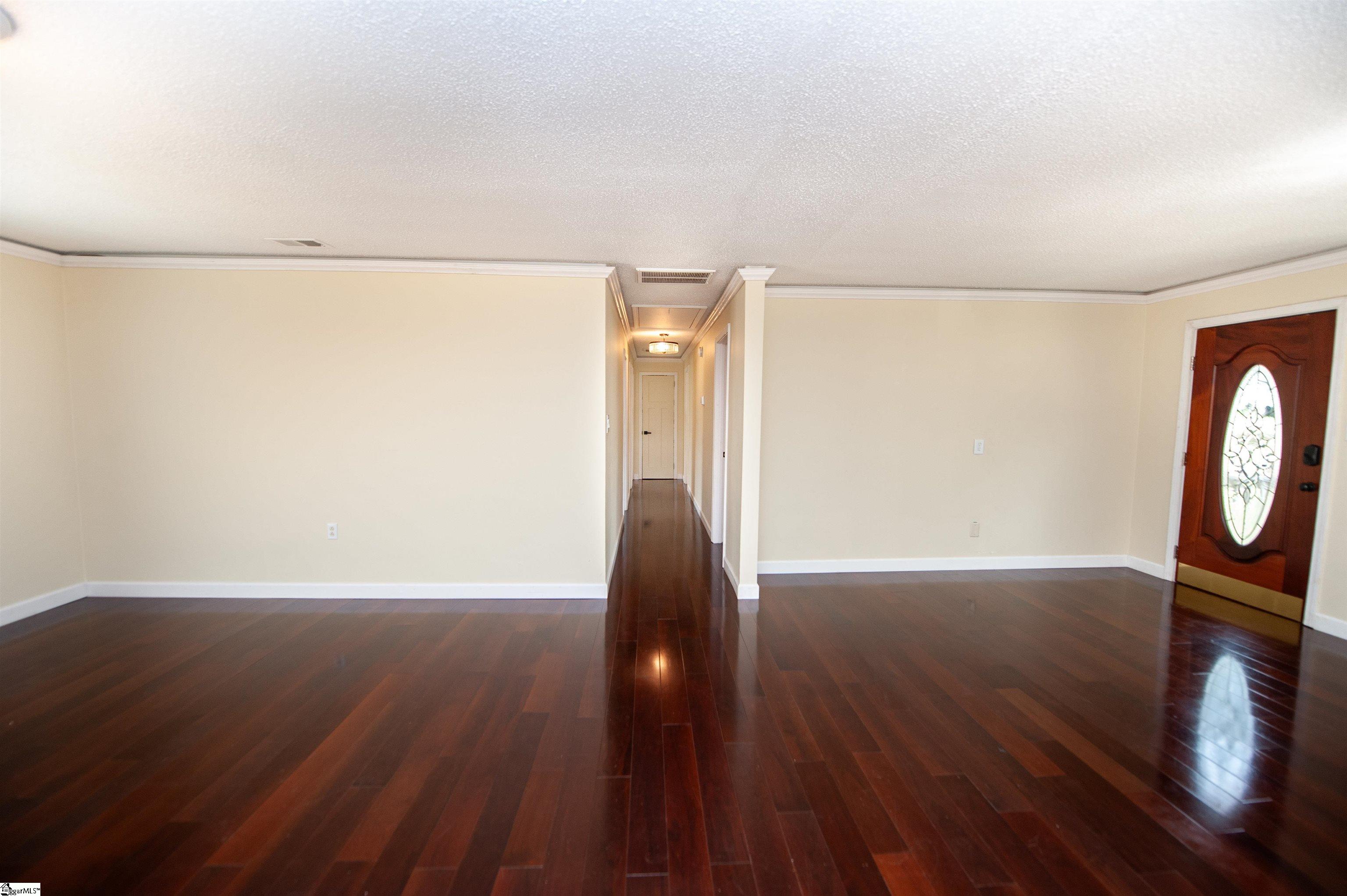 548 Honeysuckle Road Spartanburg, SC 29303