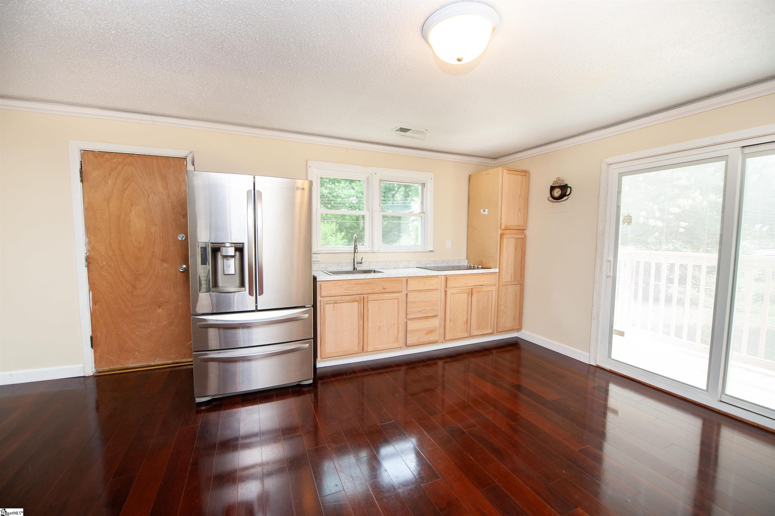 548 Honeysuckle Road Spartanburg, SC 29303
