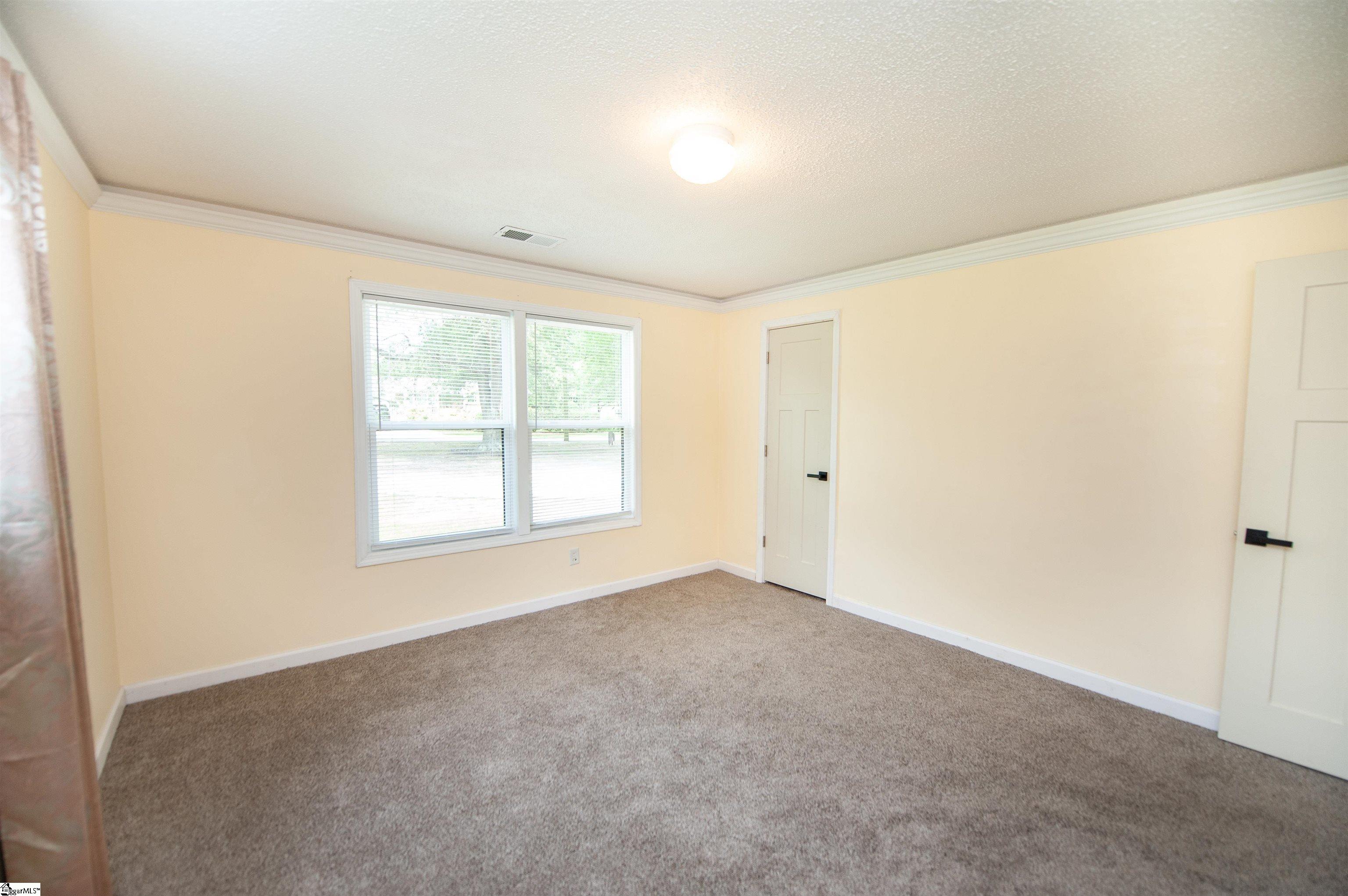 548 Honeysuckle Road Spartanburg, SC 29303