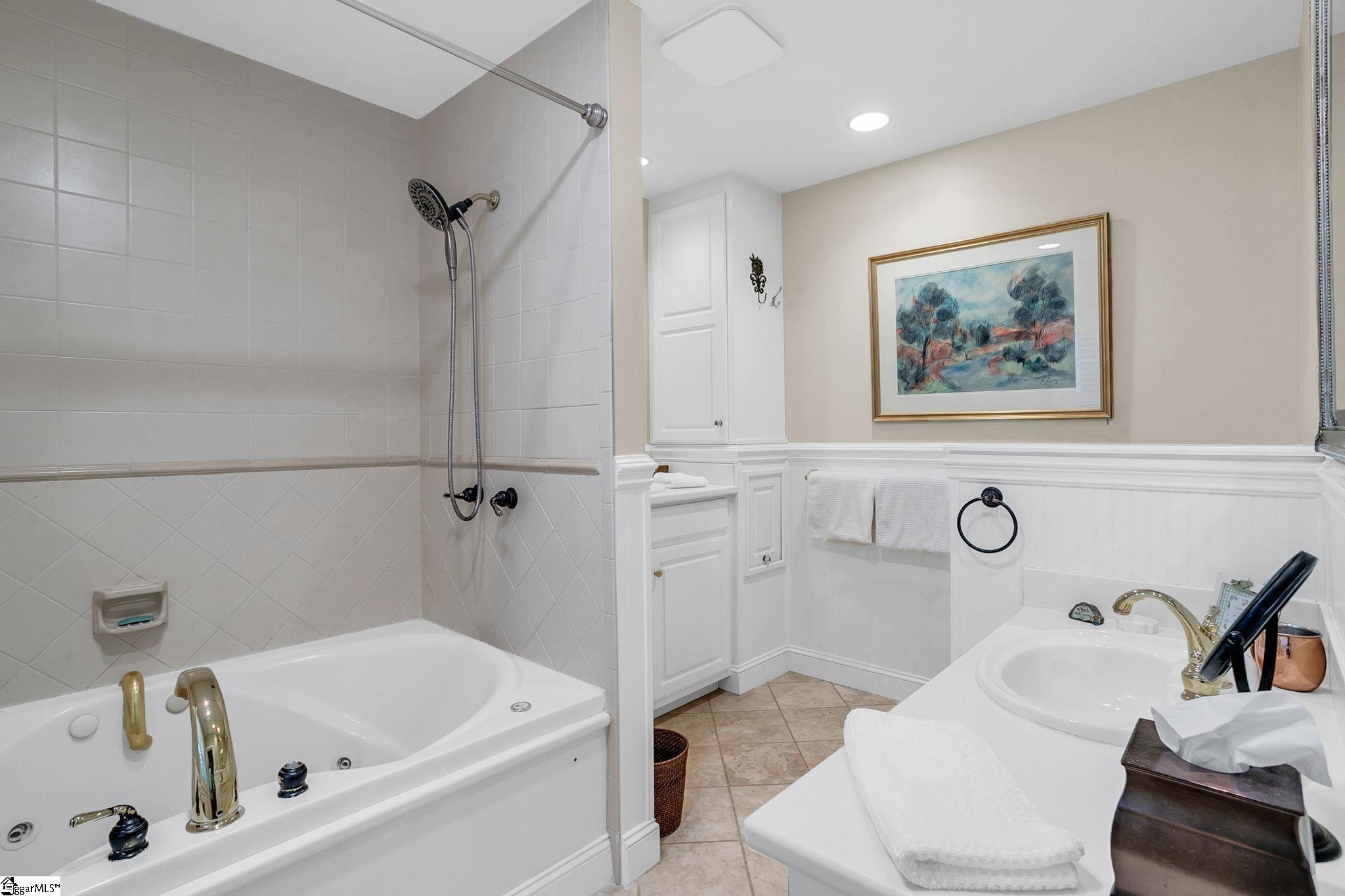 9 Barksdale Road Greenville, SC 29607