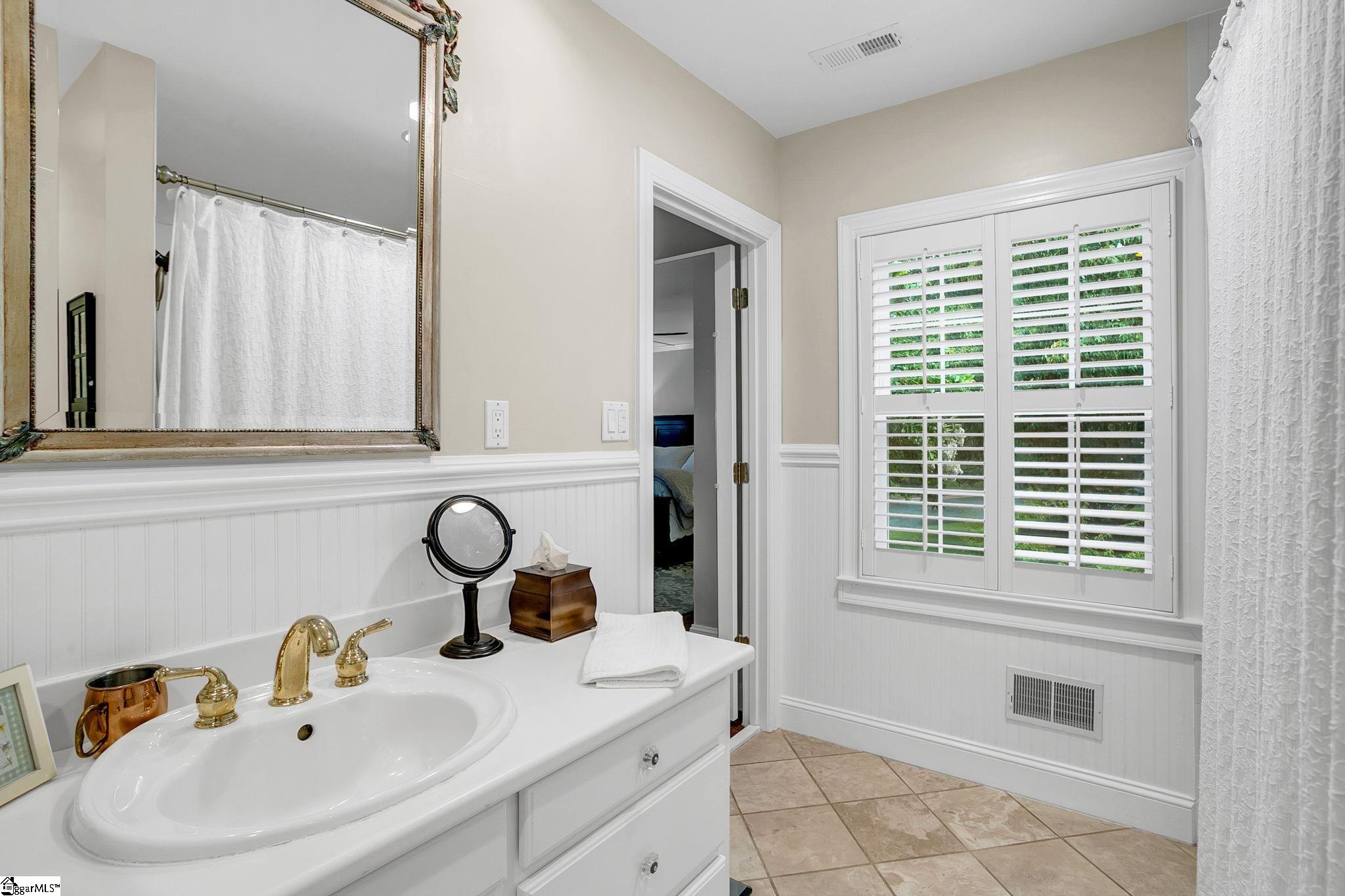 9 Barksdale Road Greenville, SC 29607
