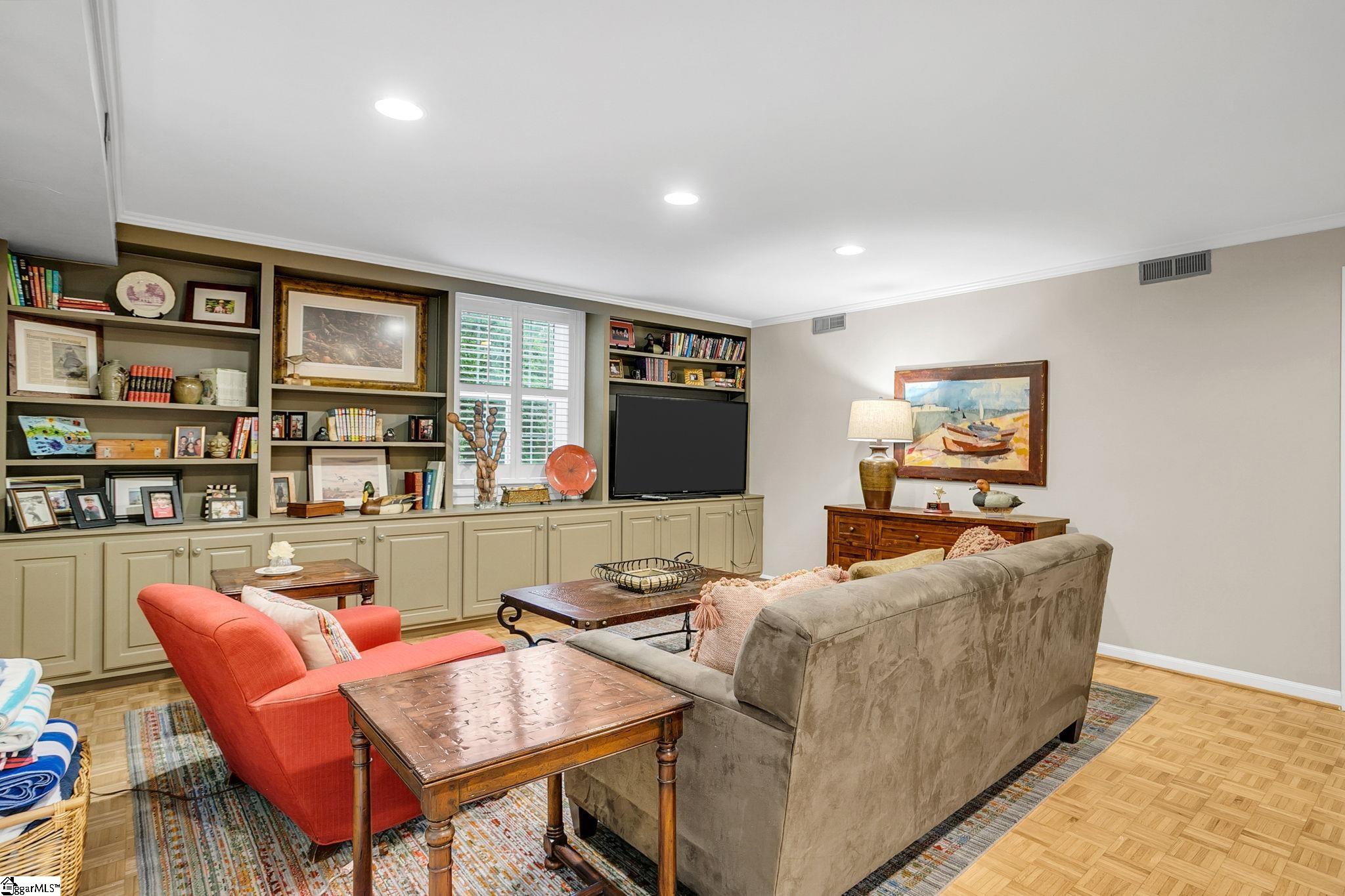 9 Barksdale Road Greenville, SC 29607