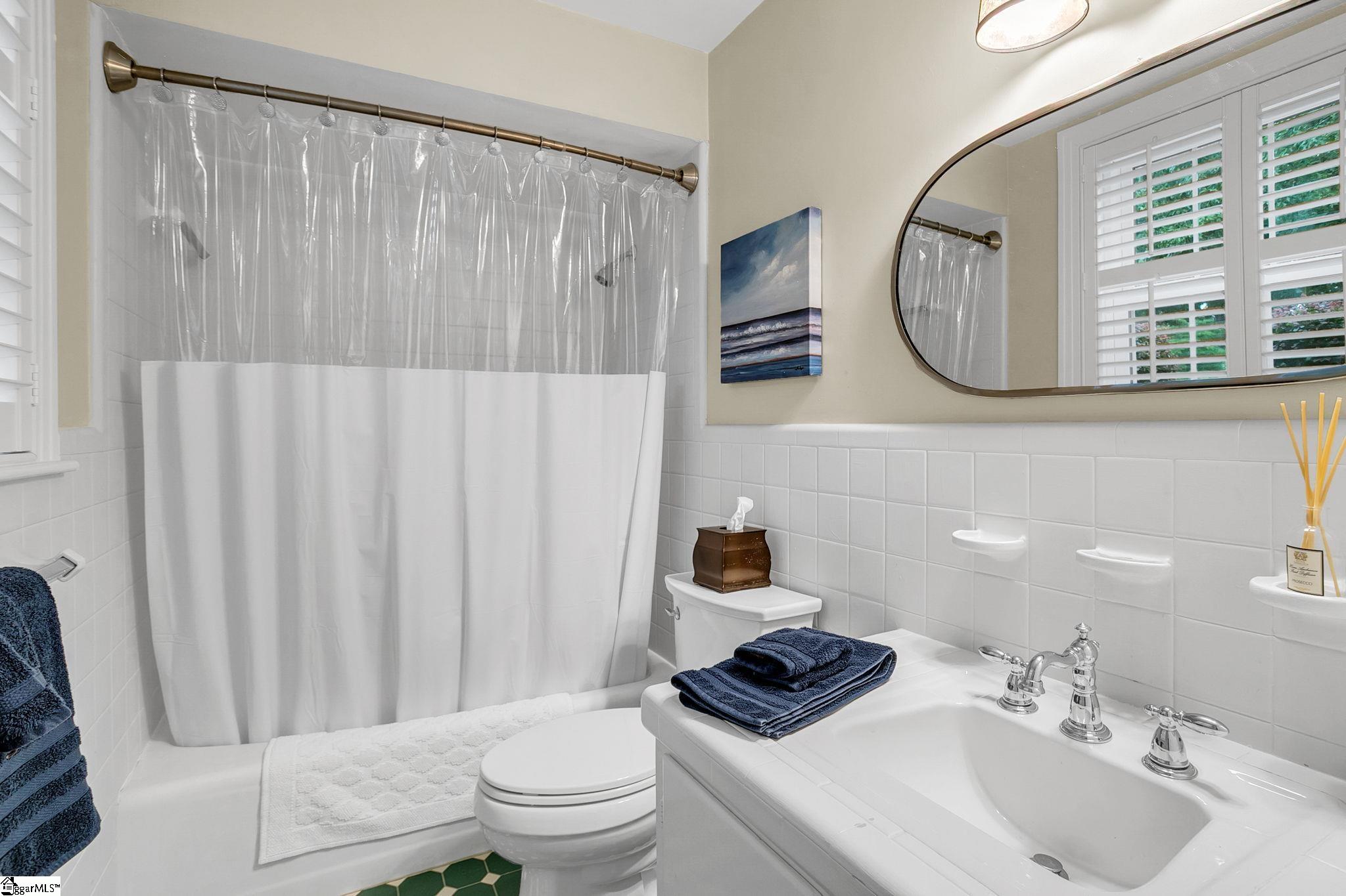 9 Barksdale Road Greenville, SC 29607