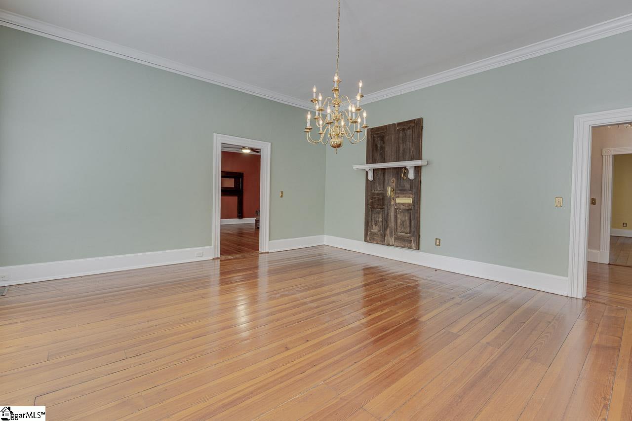 522 Cleveland Street Greenville, SC 29601