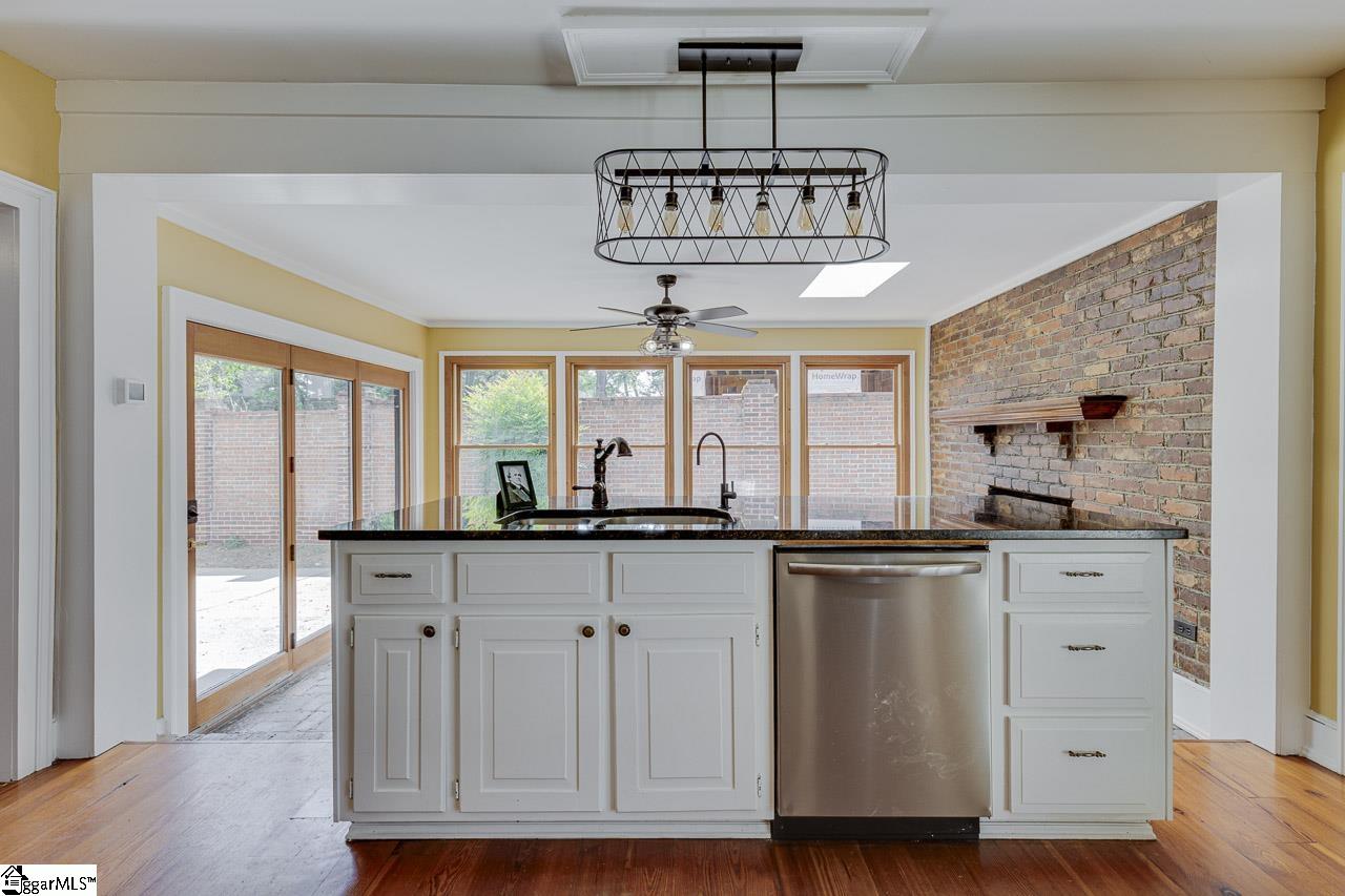 522 Cleveland Street Greenville, SC 29601