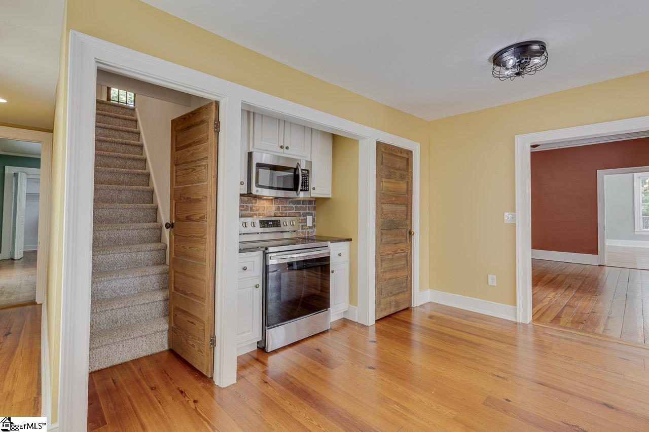 522 Cleveland Street Greenville, SC 29601