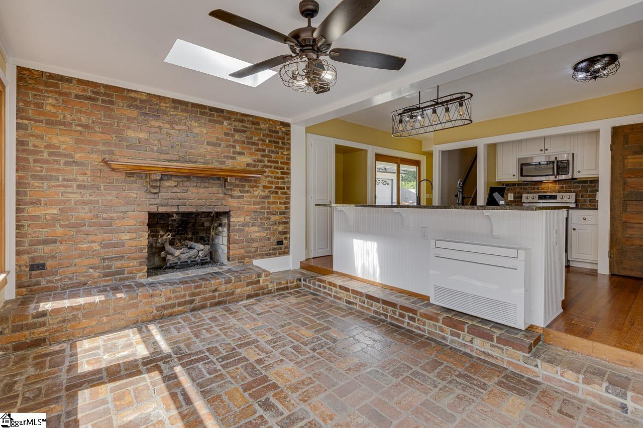 522 Cleveland Street Greenville, SC 29601