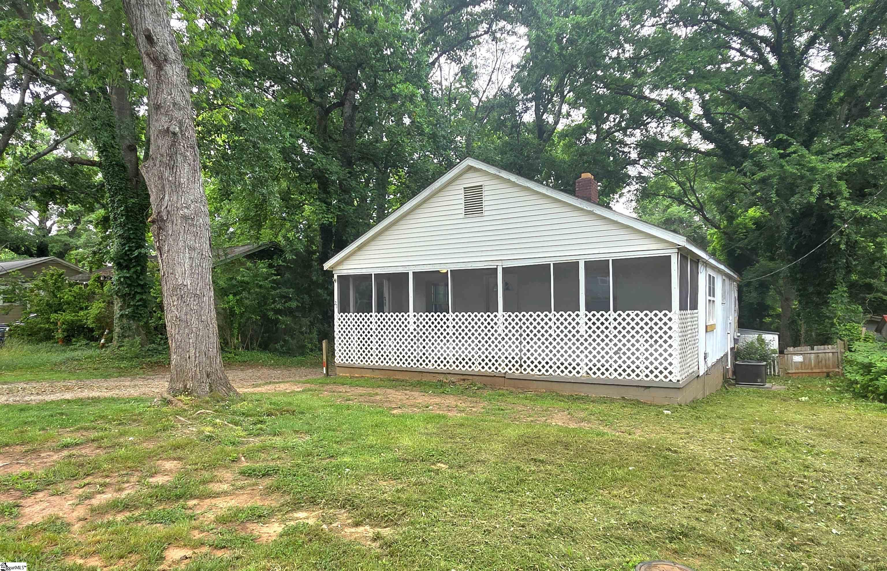 21 N Haven Drive Greenville, SC 29617